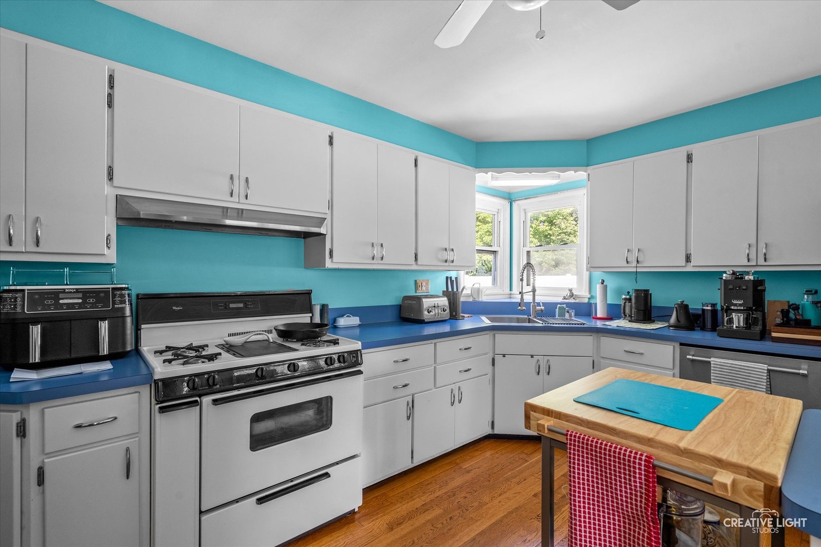 1319 W State Street, Geneva, IL 60134