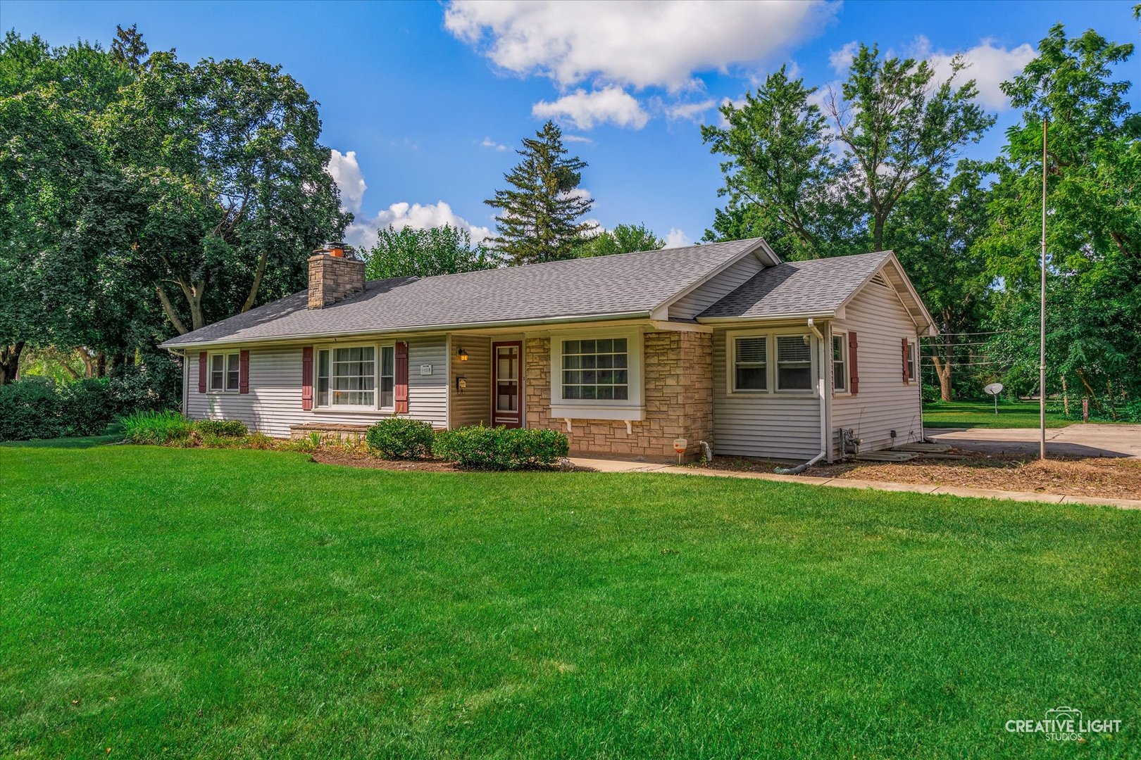1319 W State Street, Geneva, IL 60134