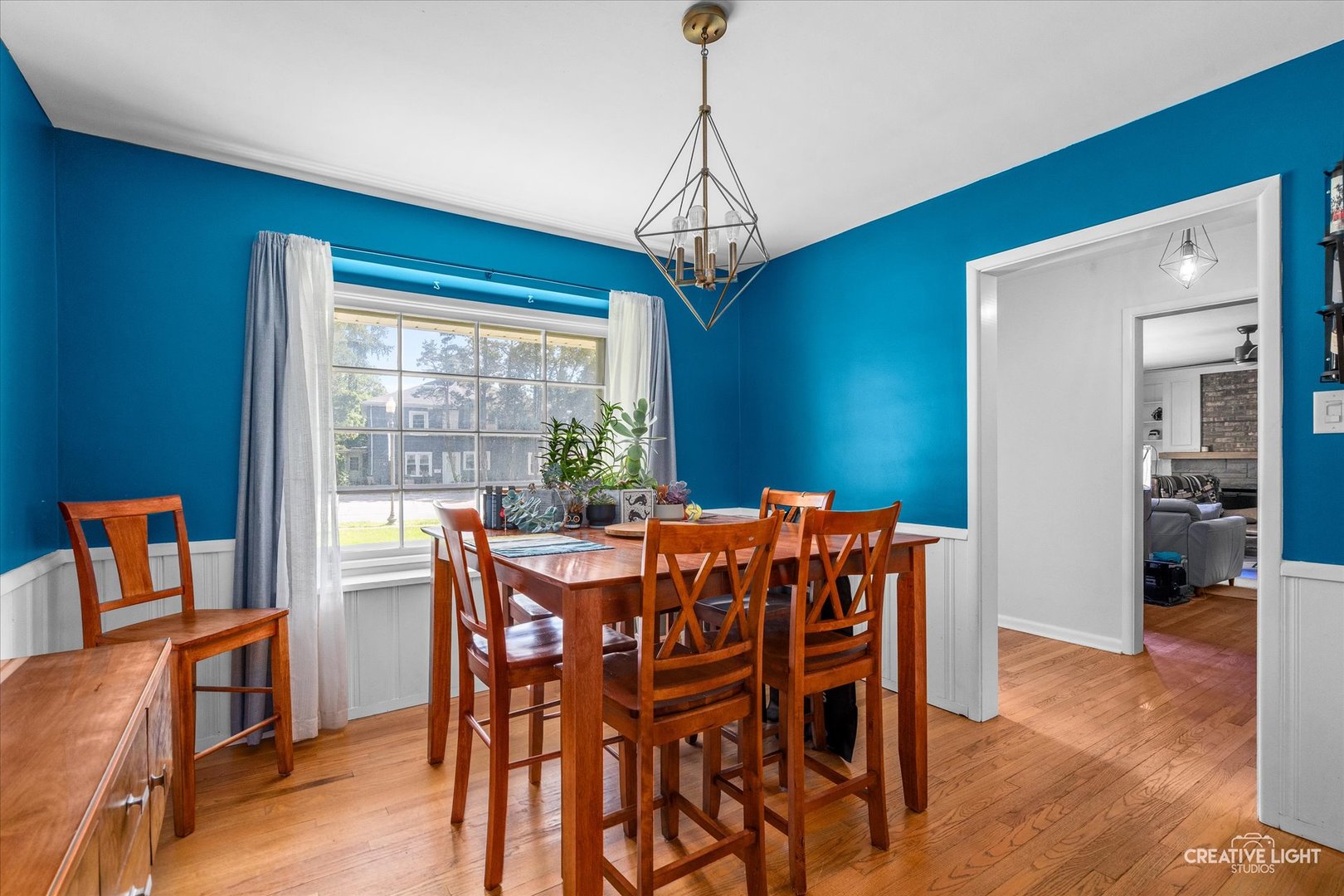 1319 W State Street, Geneva, IL 60134