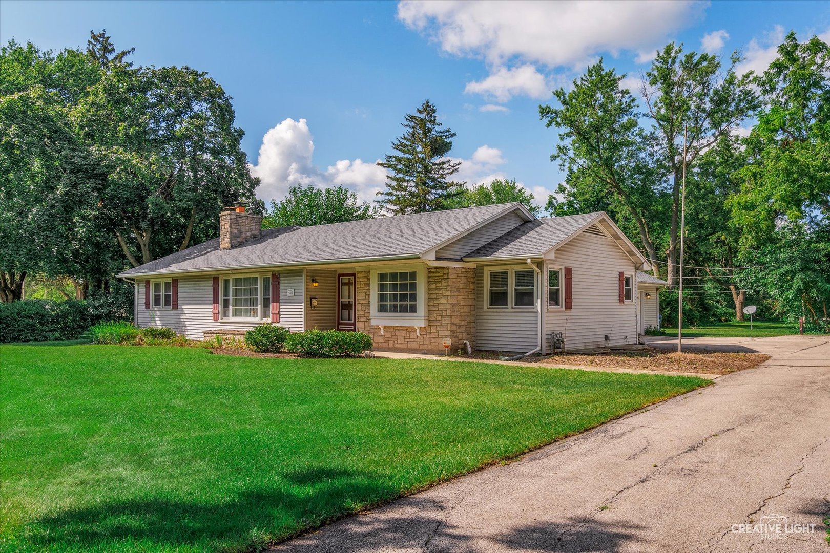 1319 W State Street, Geneva, IL 60134