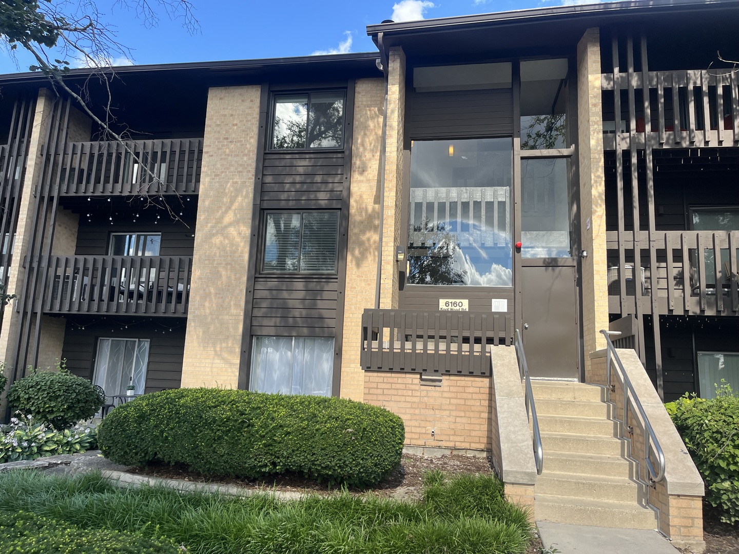 Willowbrook,  IL 60527