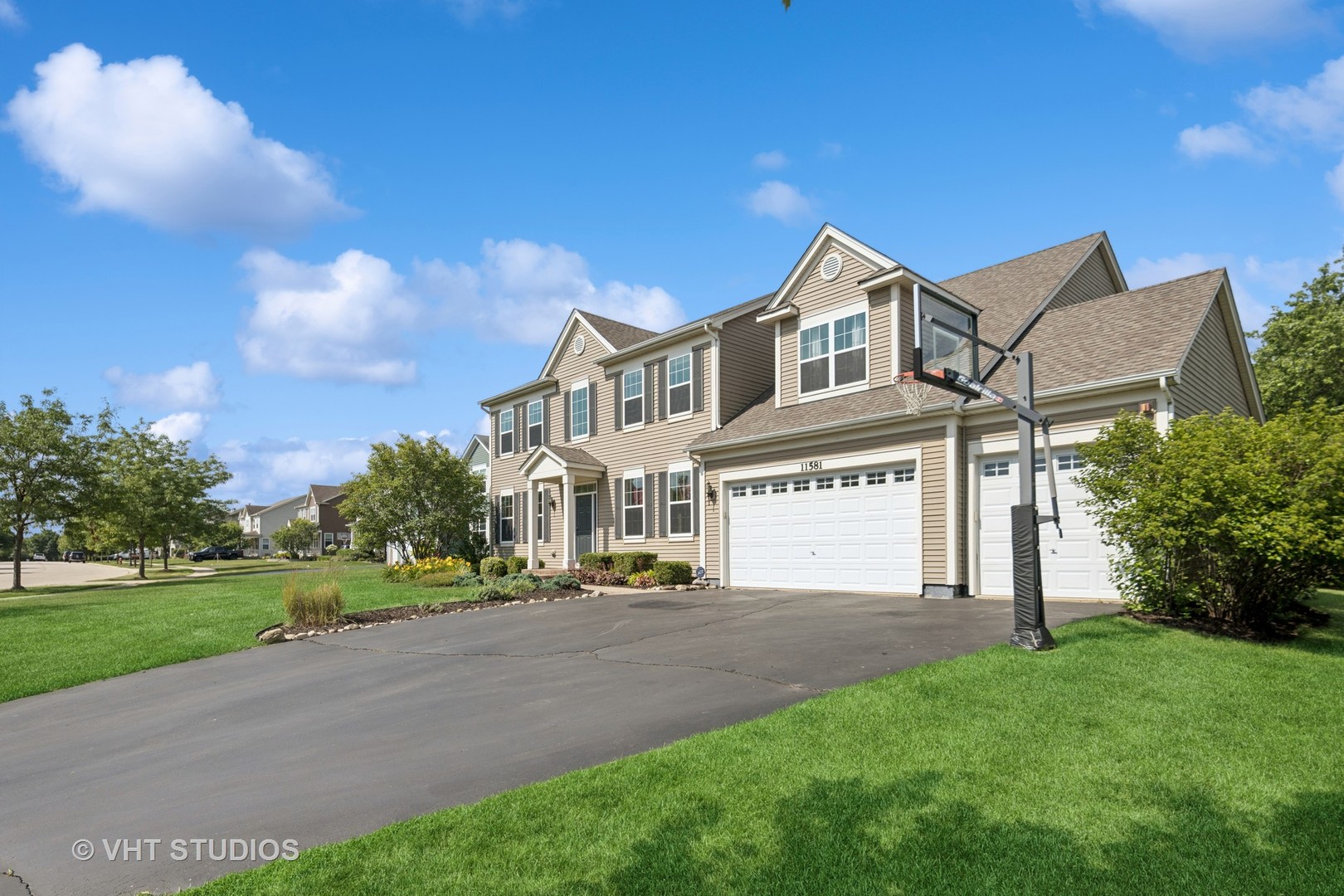 11581 BEACON Avenue, Huntley, IL 60142