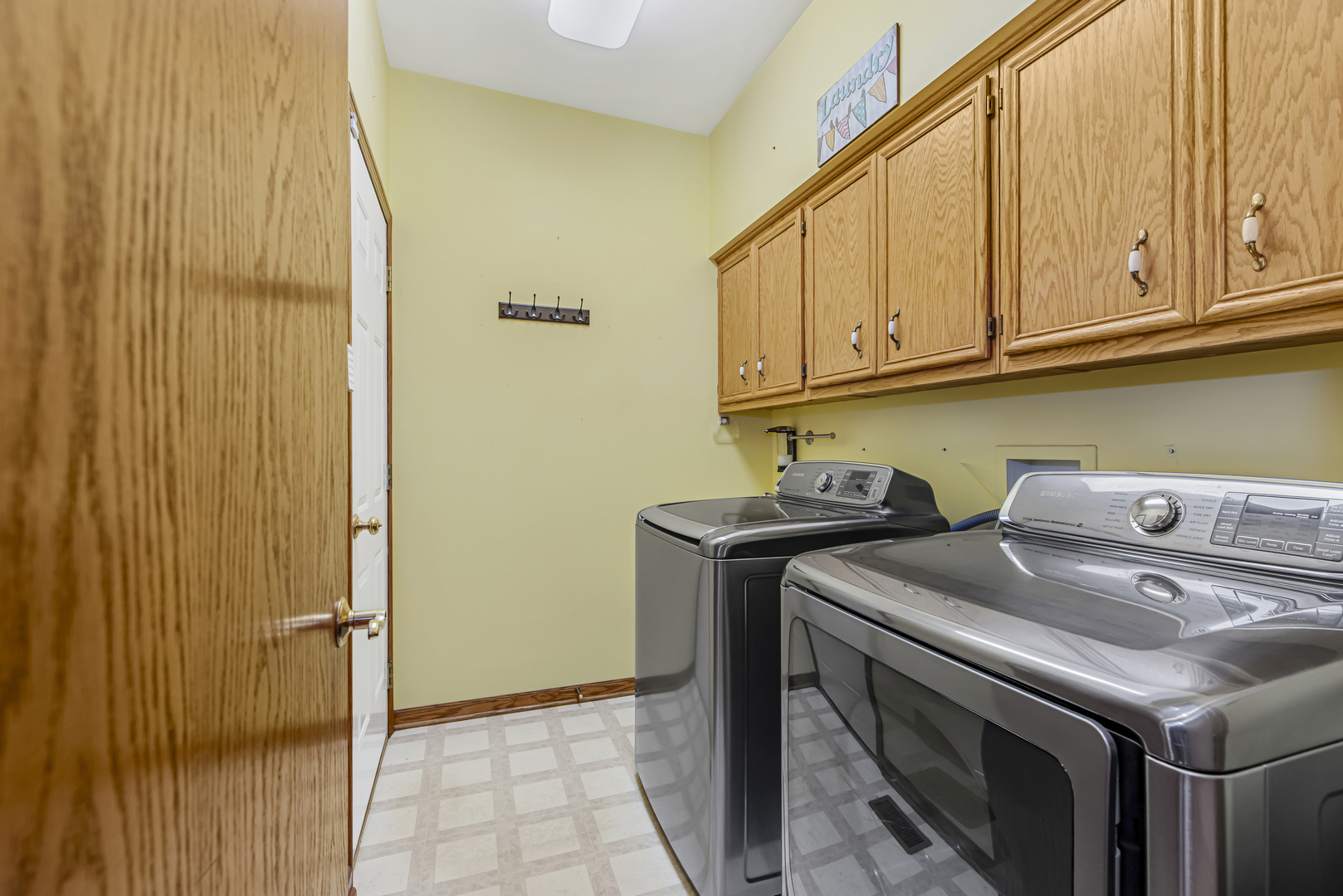 21121 Woodbridge Drive, Frankfort, IL 60423