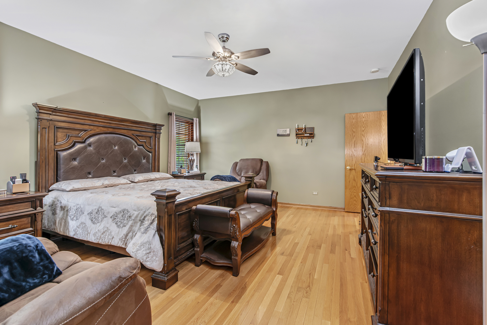 21121 Woodbridge Drive, Frankfort, IL 60423