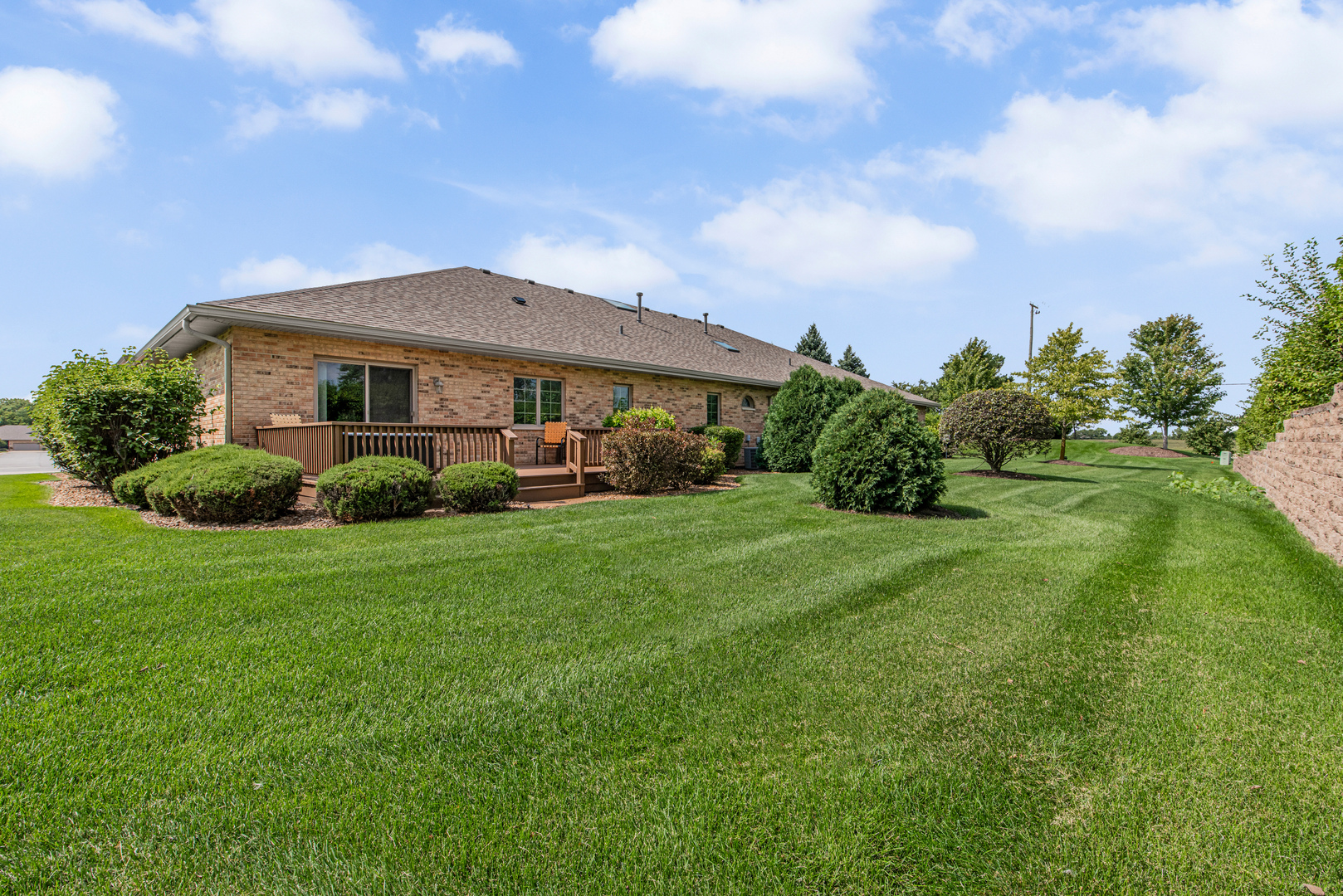 21121 Woodbridge Drive, Frankfort, IL 60423