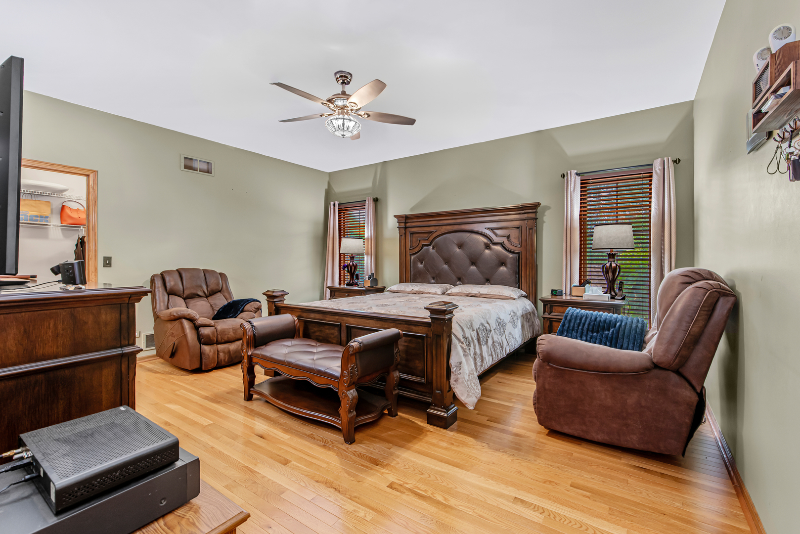 21121 Woodbridge Drive, Frankfort, IL 60423