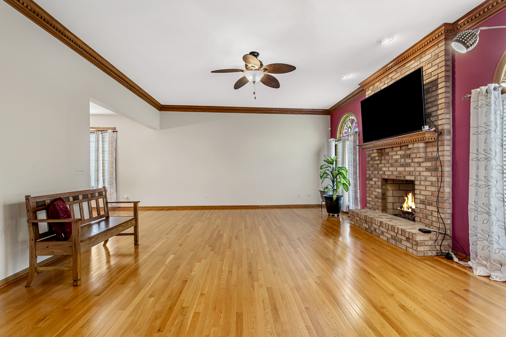 21121 Woodbridge Drive, Frankfort, IL 60423
