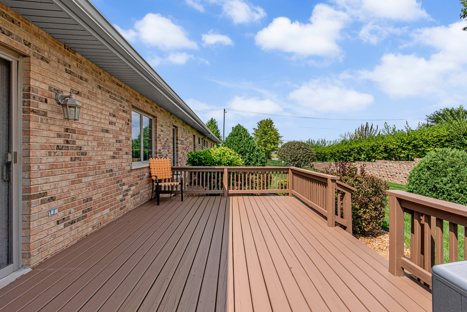 21121 Woodbridge Drive, Frankfort, IL 60423