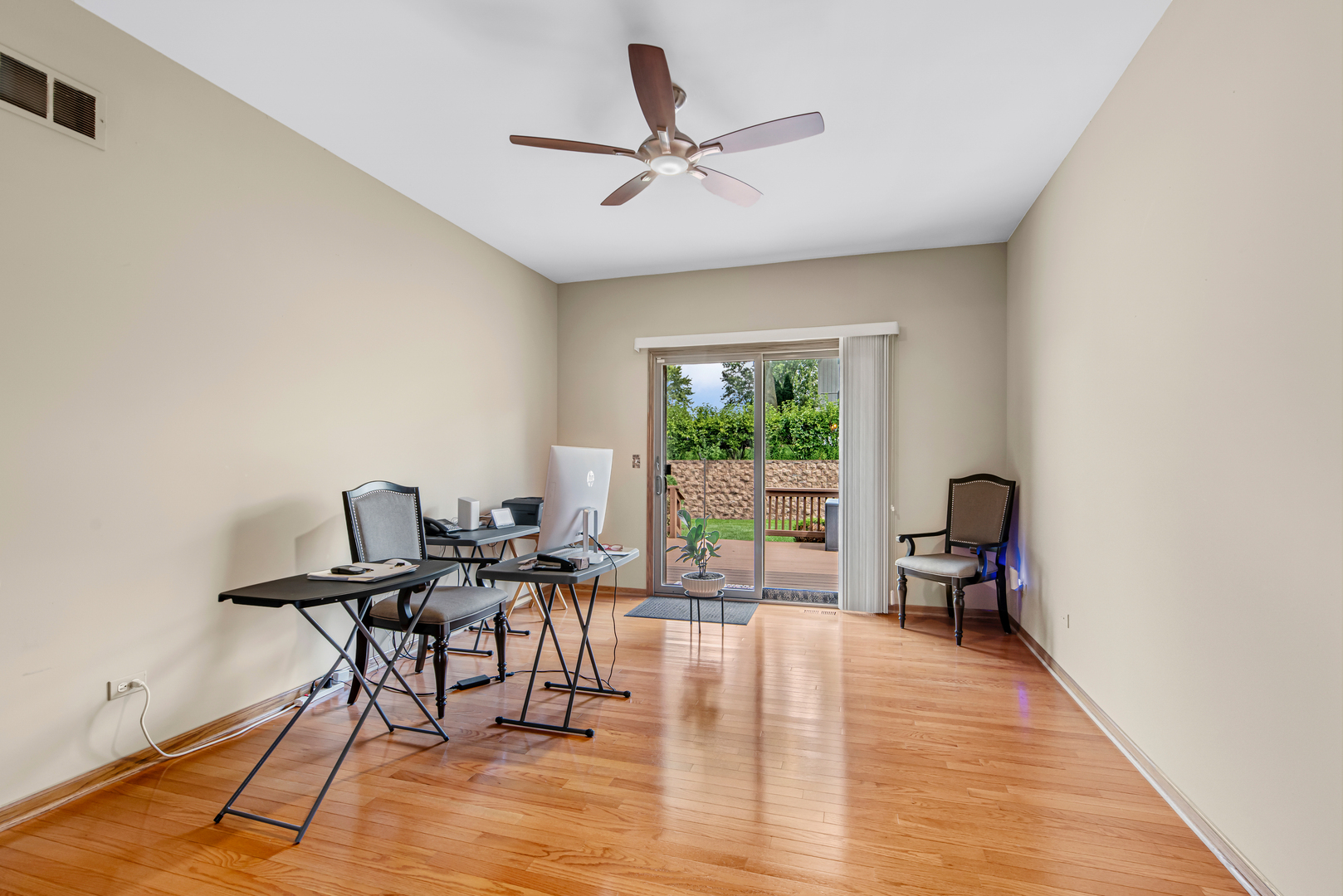 21121 Woodbridge Drive, Frankfort, IL 60423