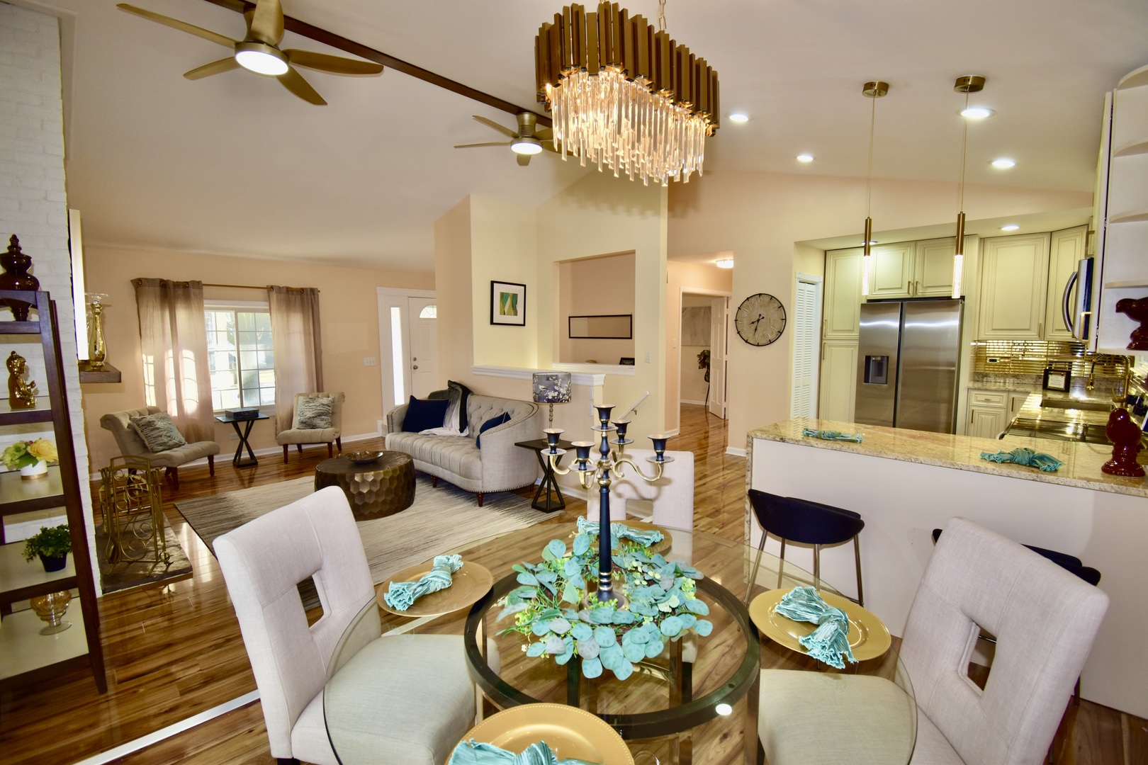 649 WILBUR Court, Gurnee, IL 60031