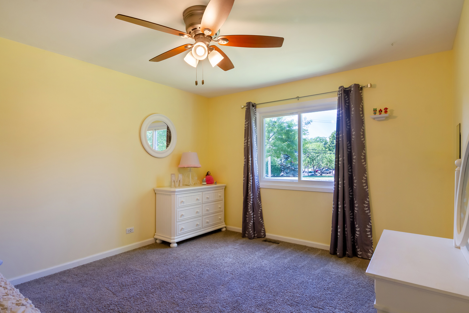 1150 Attleboro Court, Schaumburg, IL 60193