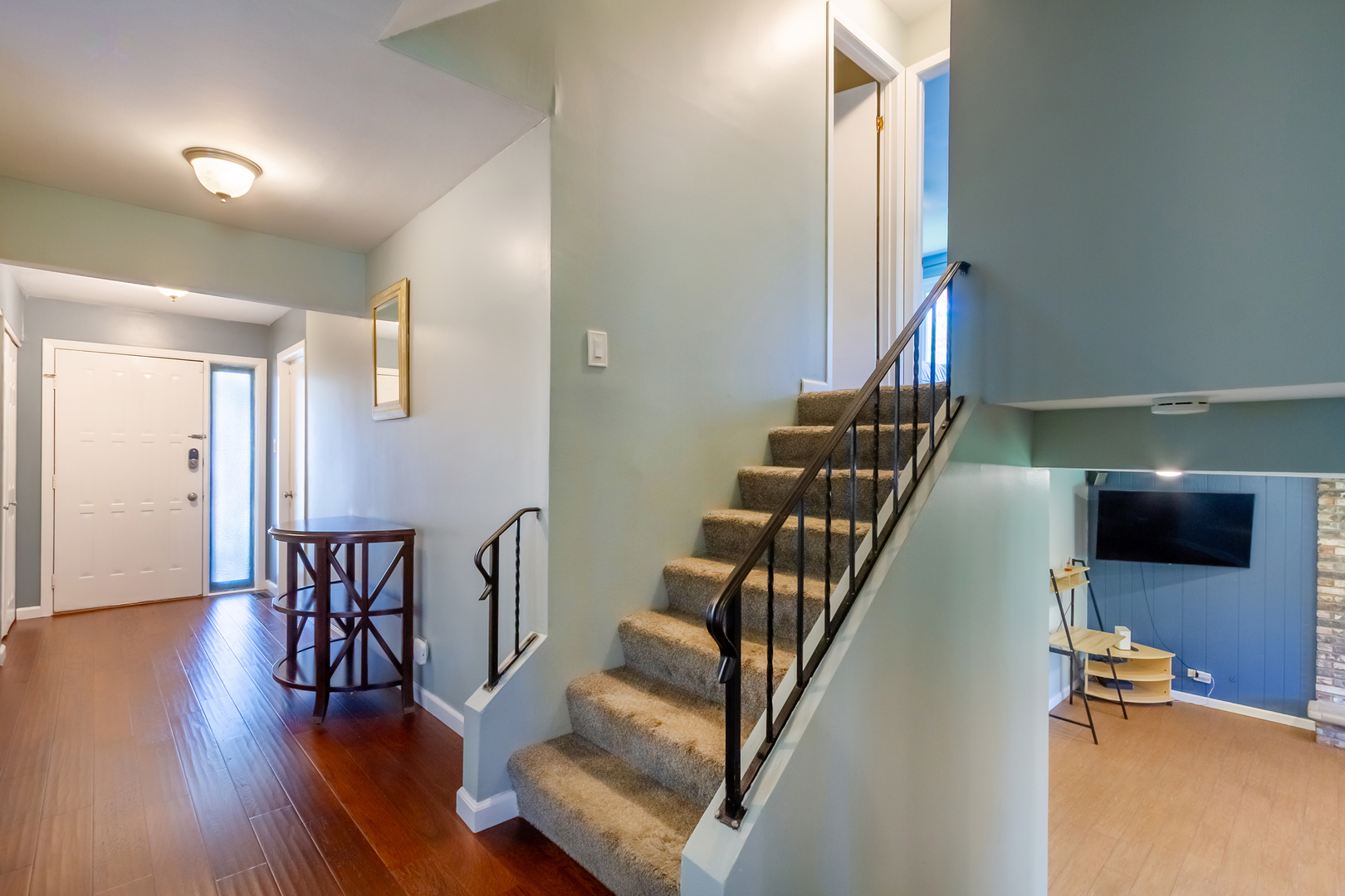 1150 Attleboro Court, Schaumburg, IL 60193