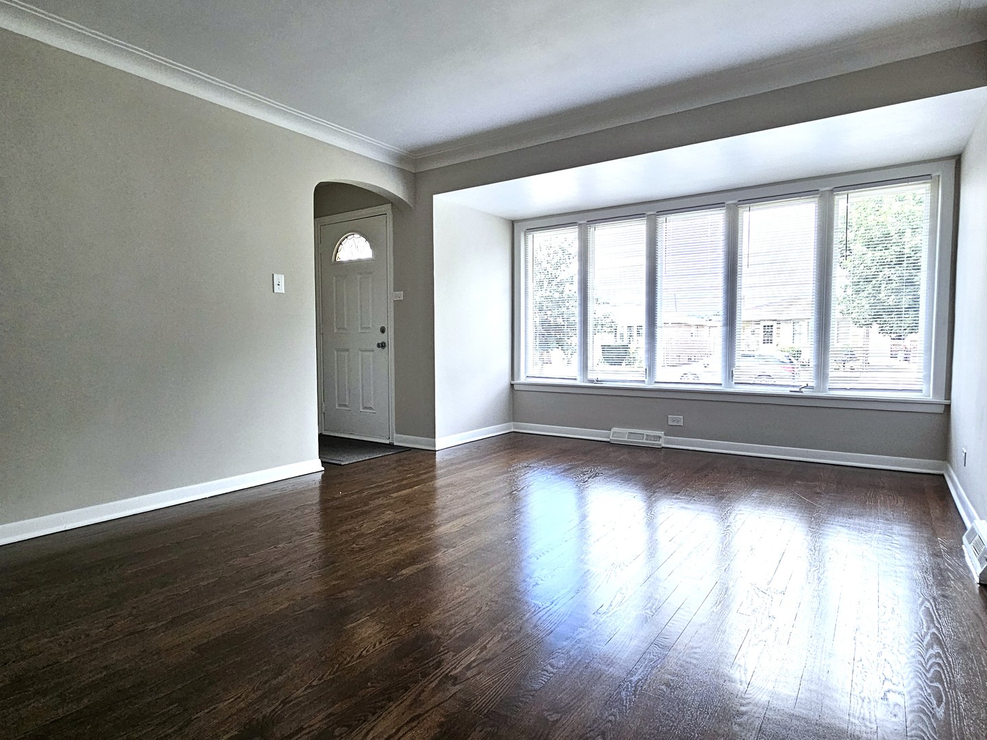 8519 S Tripp Avenue, Chicago, IL 60652