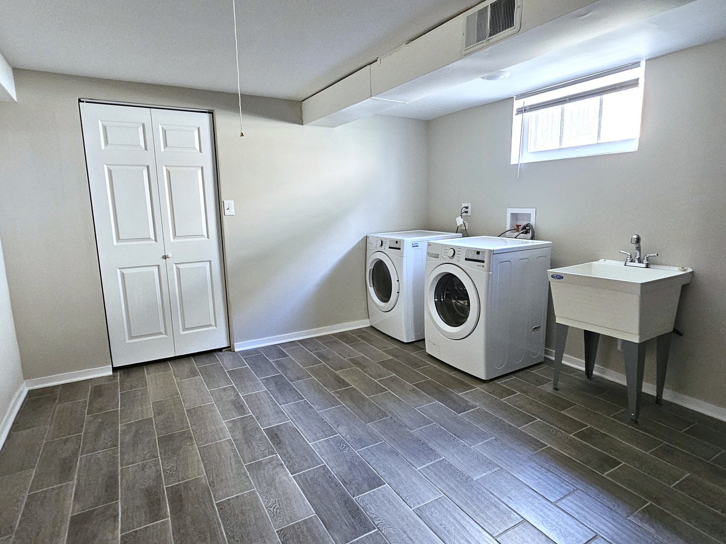 8519 S Tripp Avenue, Chicago, IL 60652