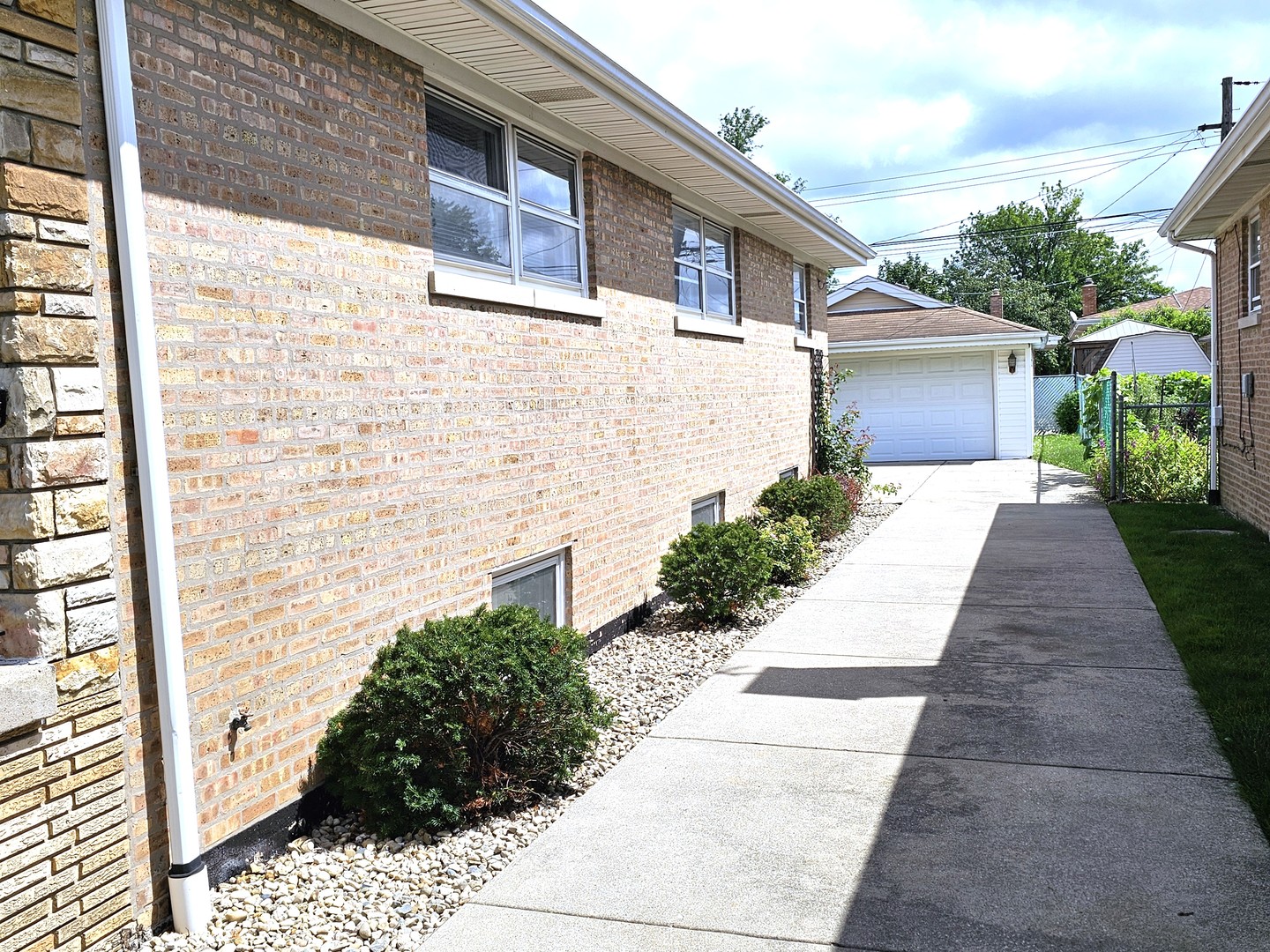 8519 S Tripp Avenue, Chicago, IL 60652