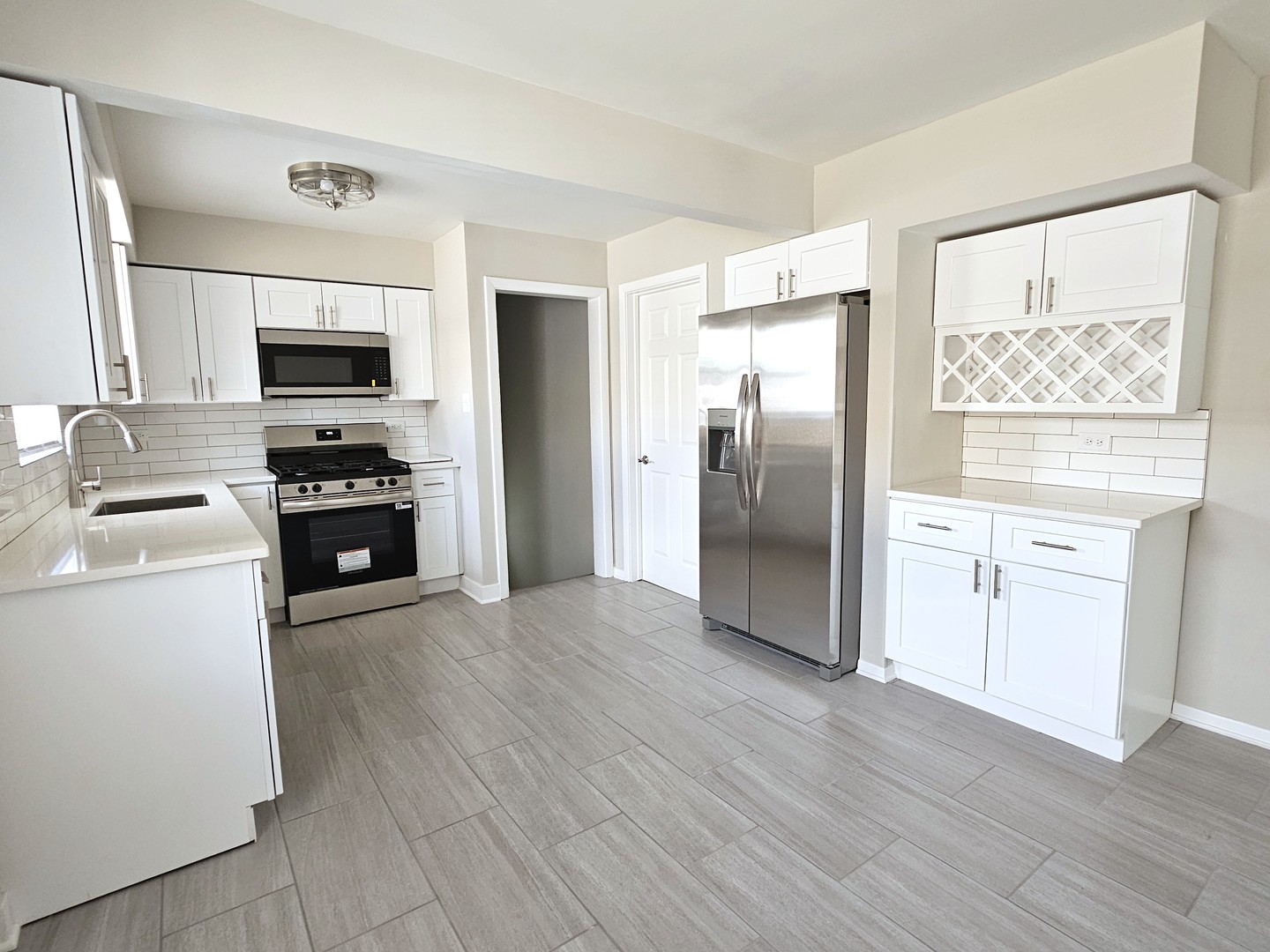 8519 S Tripp Avenue, Chicago, IL 60652