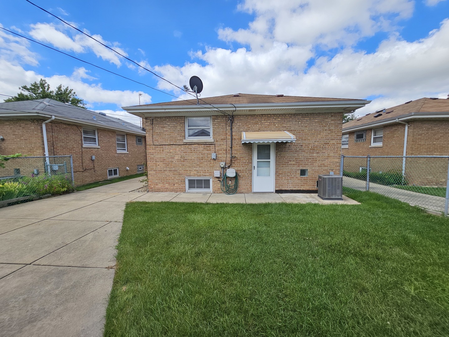 8519 S Tripp Avenue, Chicago, IL 60652