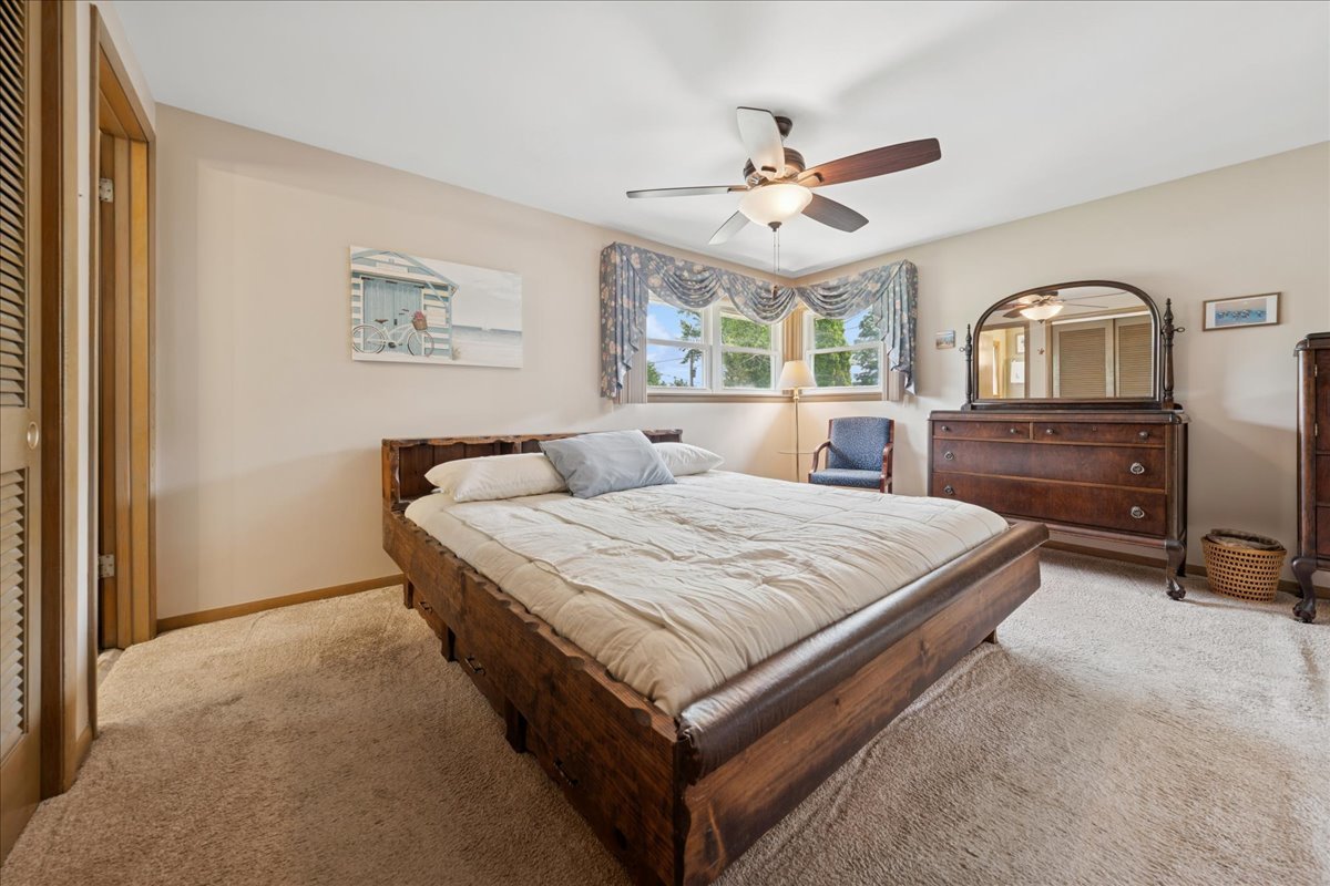 224 W Bradley Street, Des Plaines, IL 60016