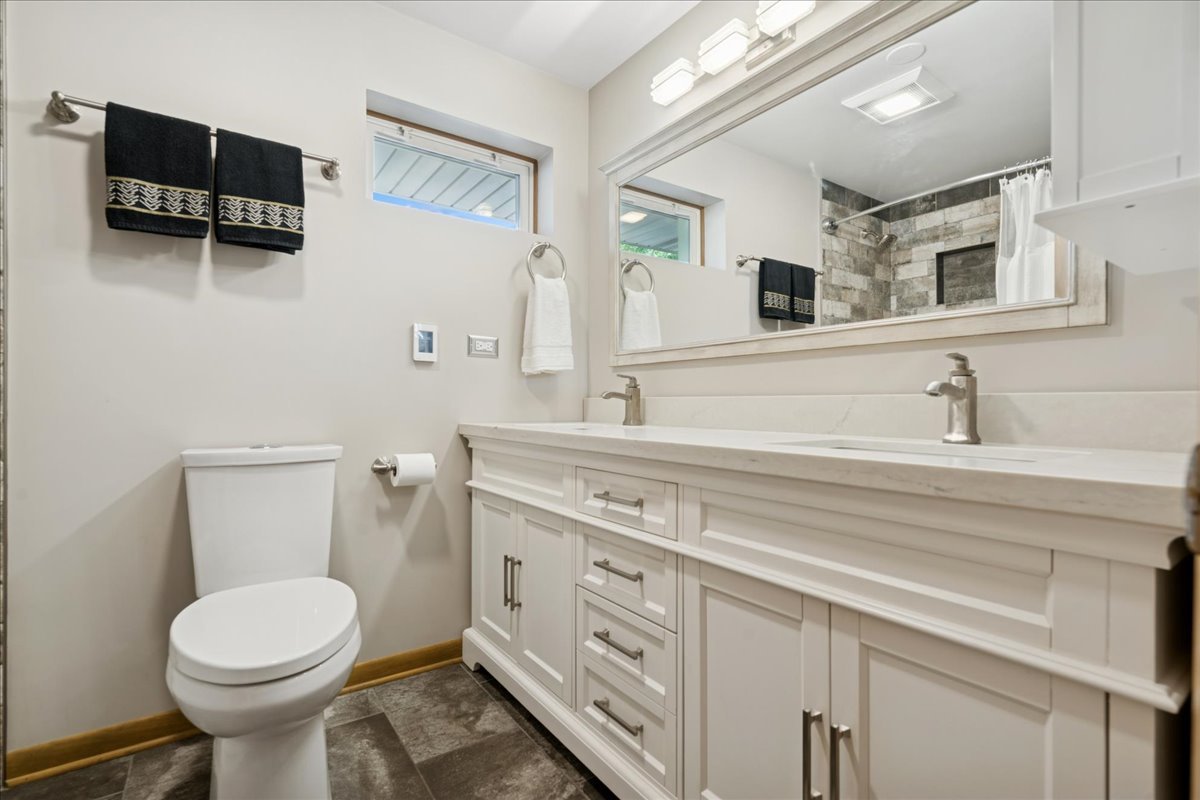 224 W Bradley Street, Des Plaines, IL 60016