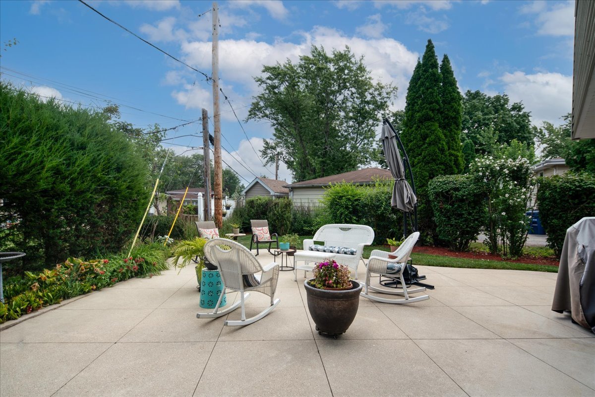 224 W Bradley Street, Des Plaines, IL 60016