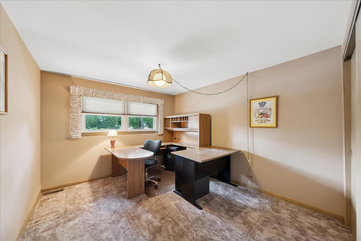 224 W Bradley Street, Des Plaines, IL 60016
