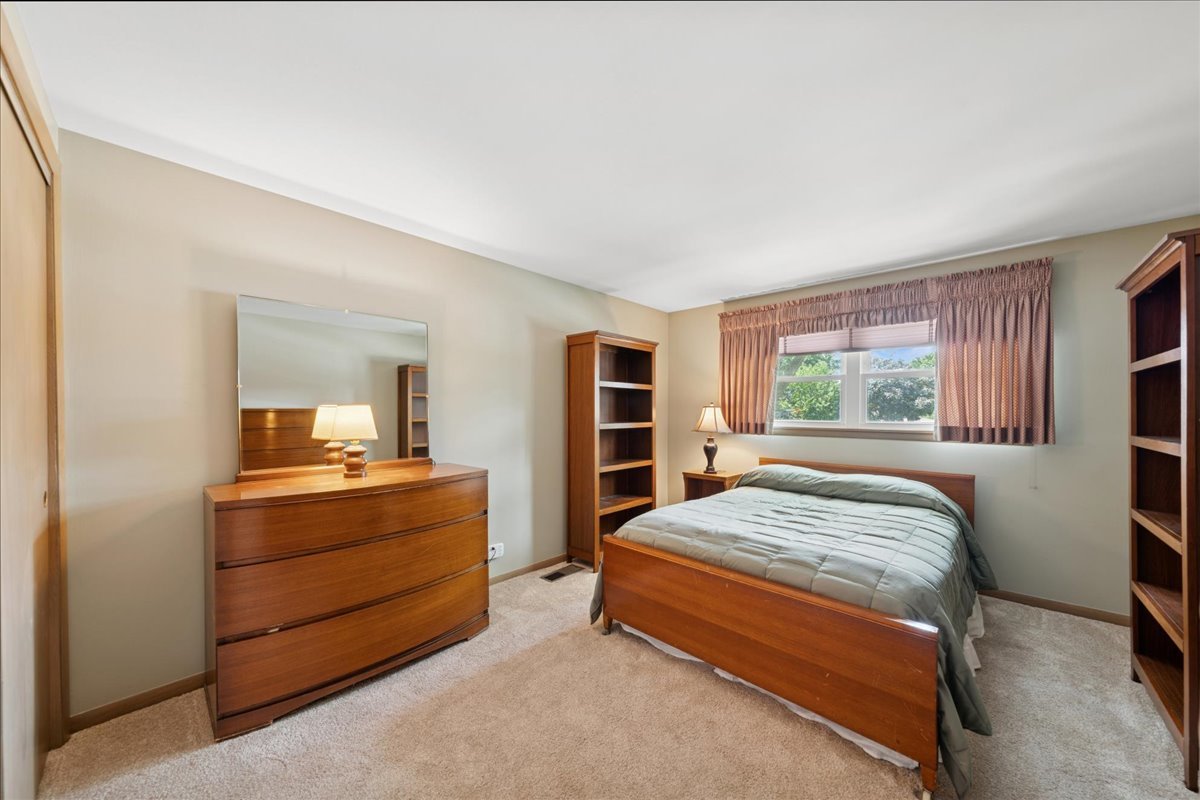 224 W Bradley Street, Des Plaines, IL 60016