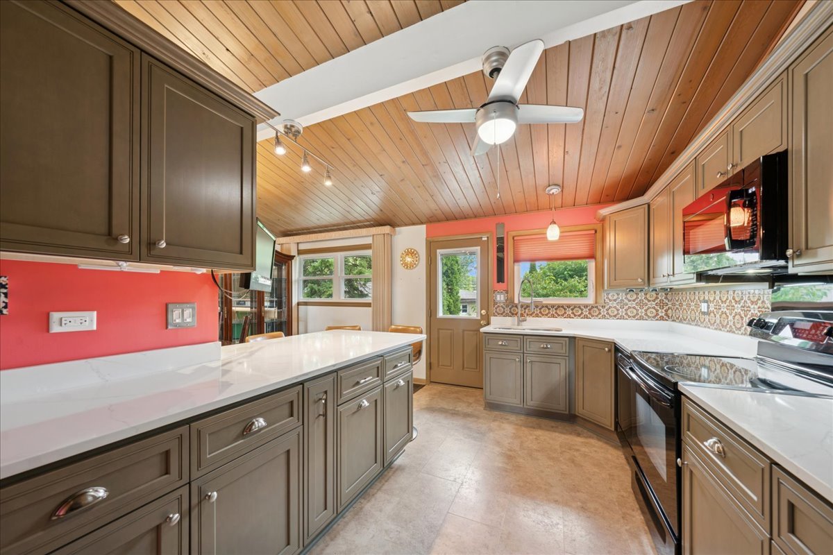 224 W Bradley Street, Des Plaines, IL 60016