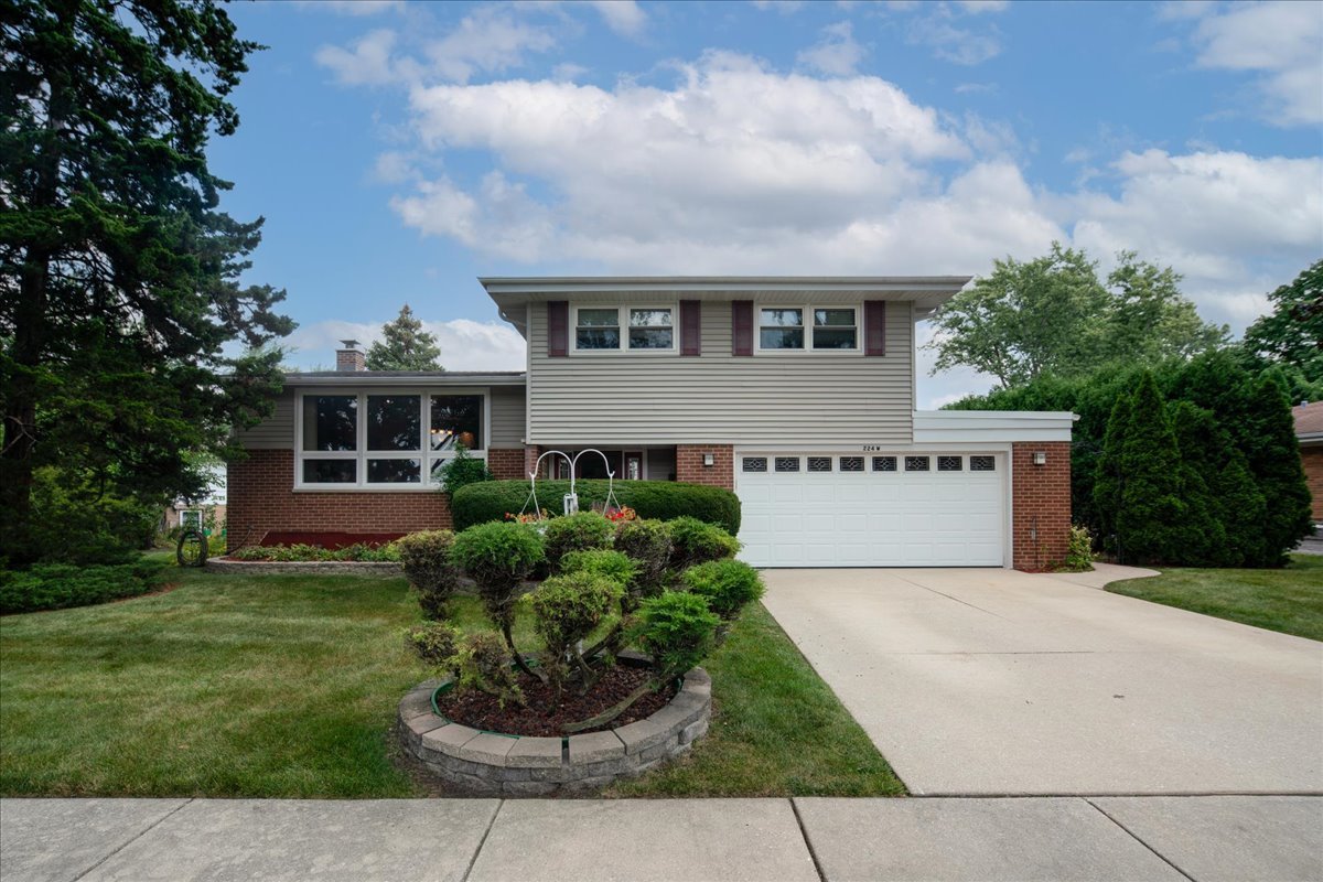 224 W Bradley Street, Des Plaines, IL 60016