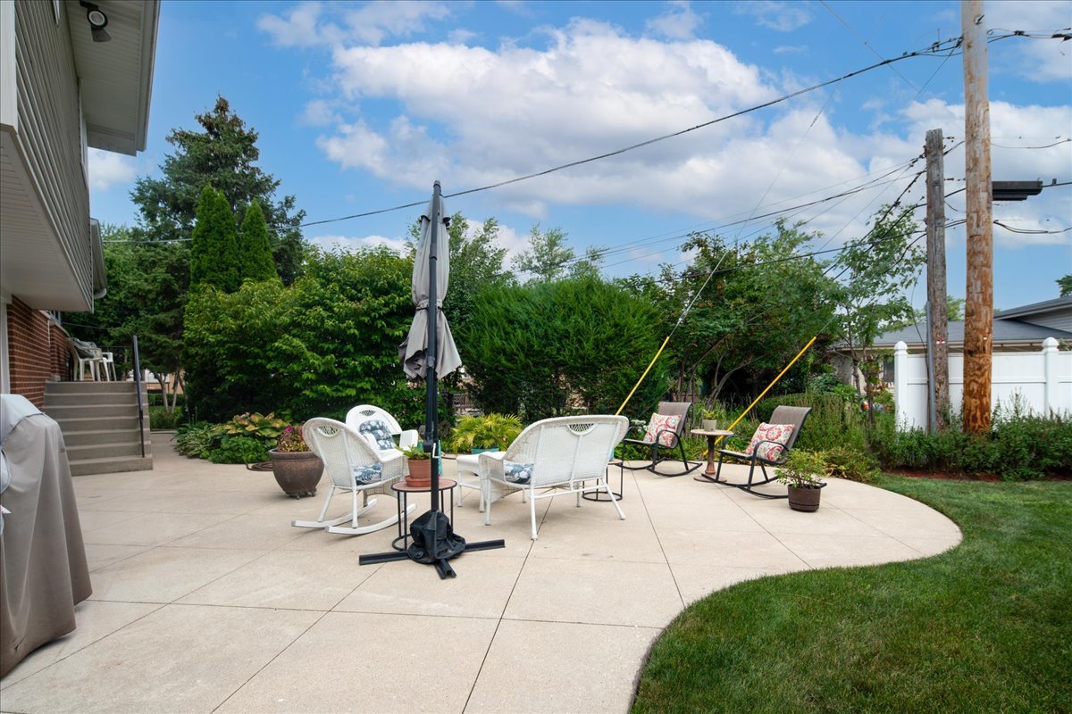 224 W Bradley Street, Des Plaines, IL 60016