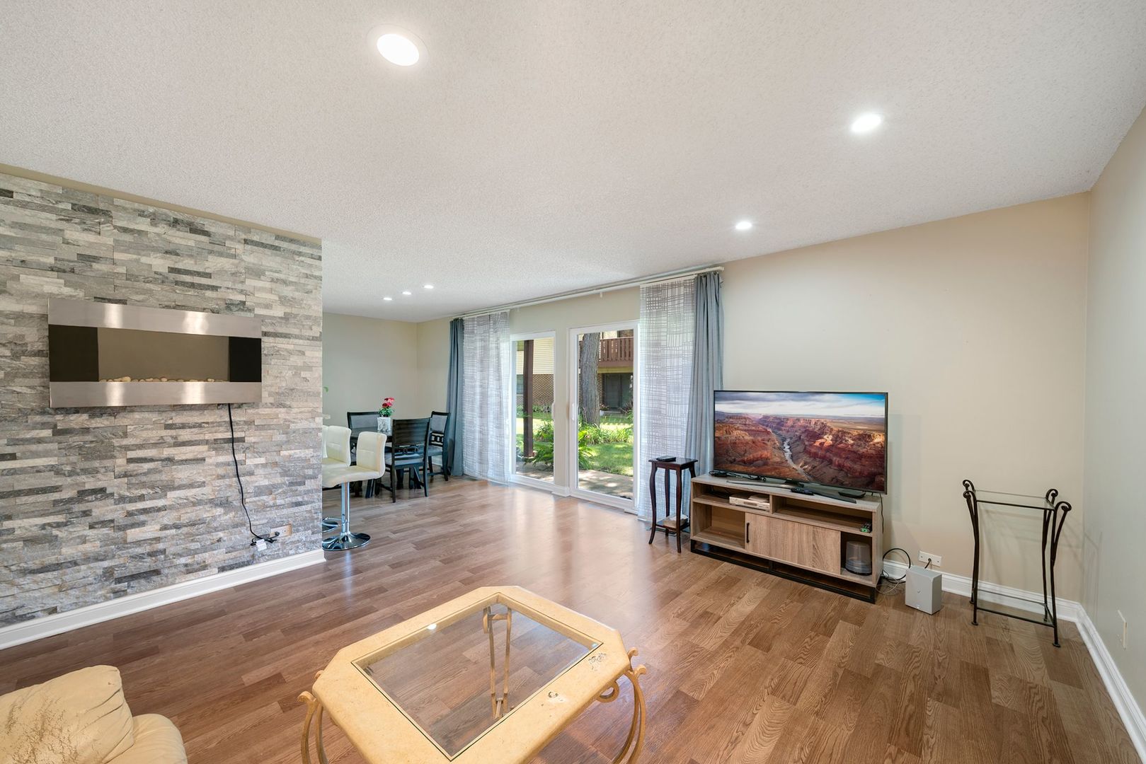 766 WHITE PINE Road #6B1, Buffalo Grove, IL 60089
