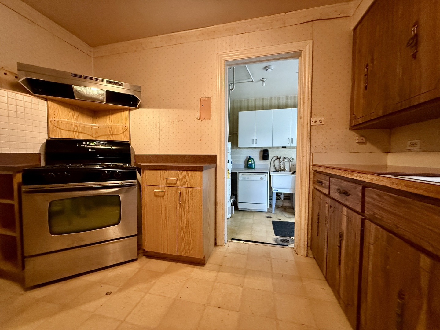 9618 S 51st Avenue, Oak Lawn, IL 60453