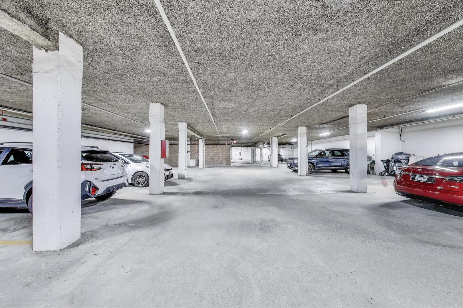 519 N Main Street #4EN, Glen Ellyn, IL 60137