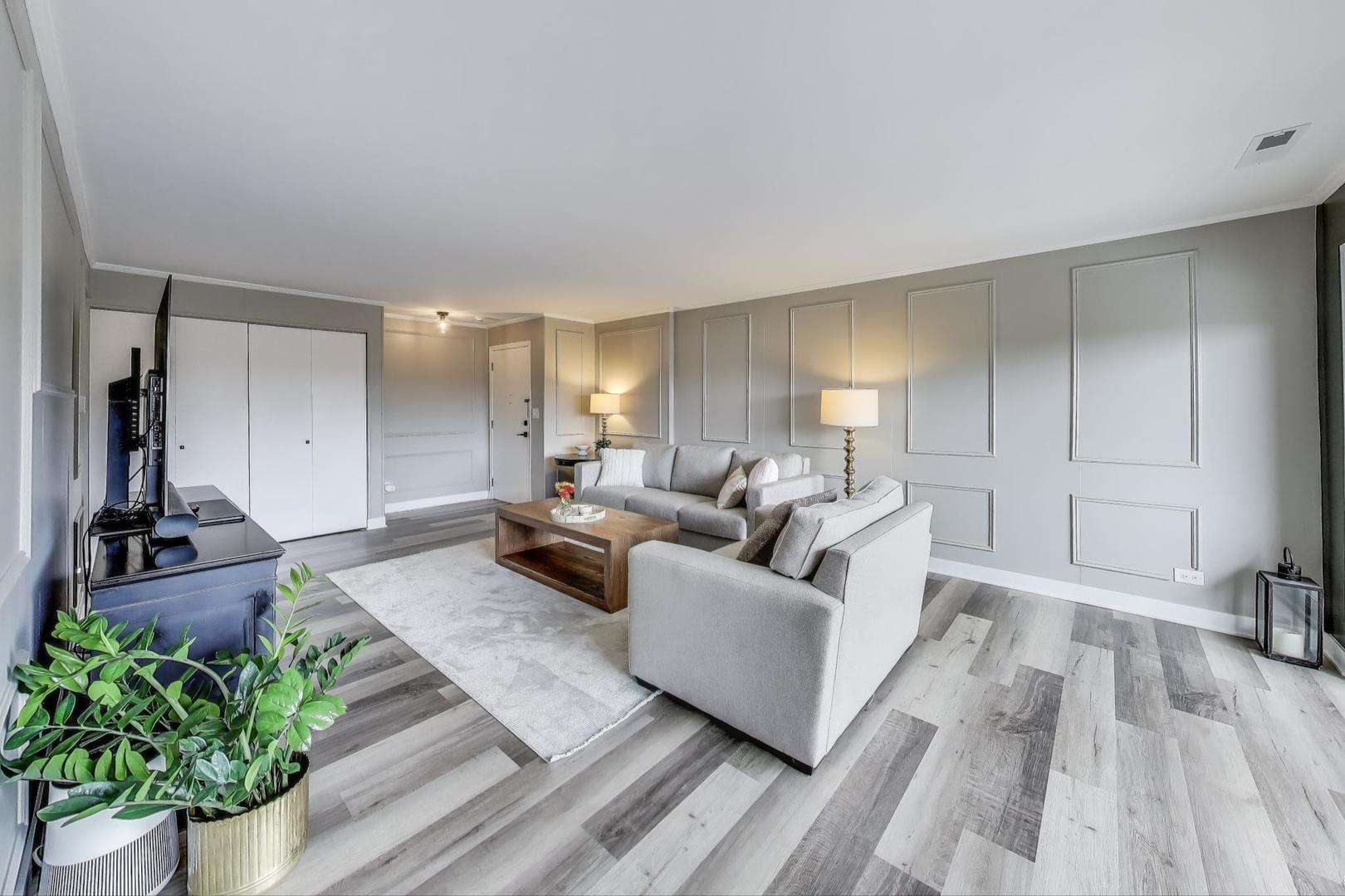 519 N Main Street #4EN, Glen Ellyn, IL 60137