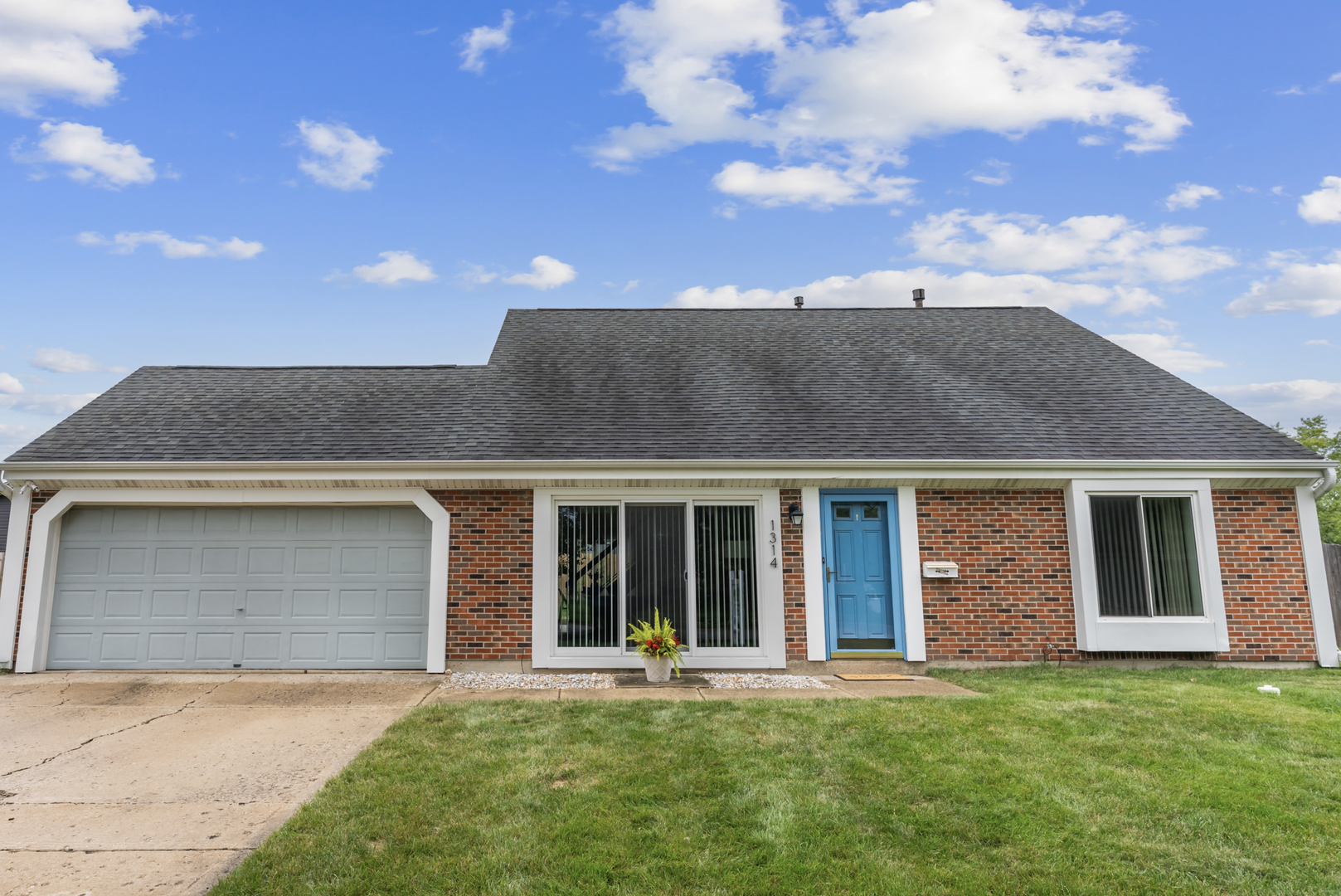 1314 Appletree Lane, Aurora, IL 60506