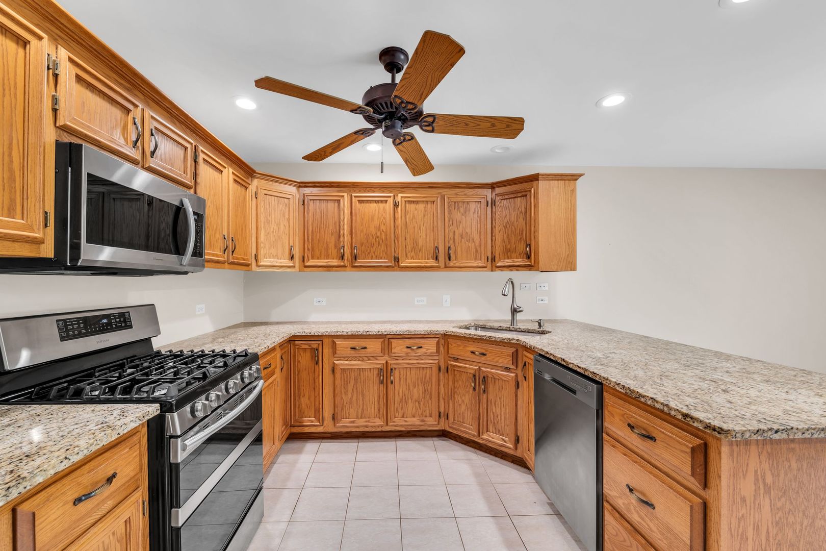 24031 S Schoolhouse Road, Manhattan, IL 60442