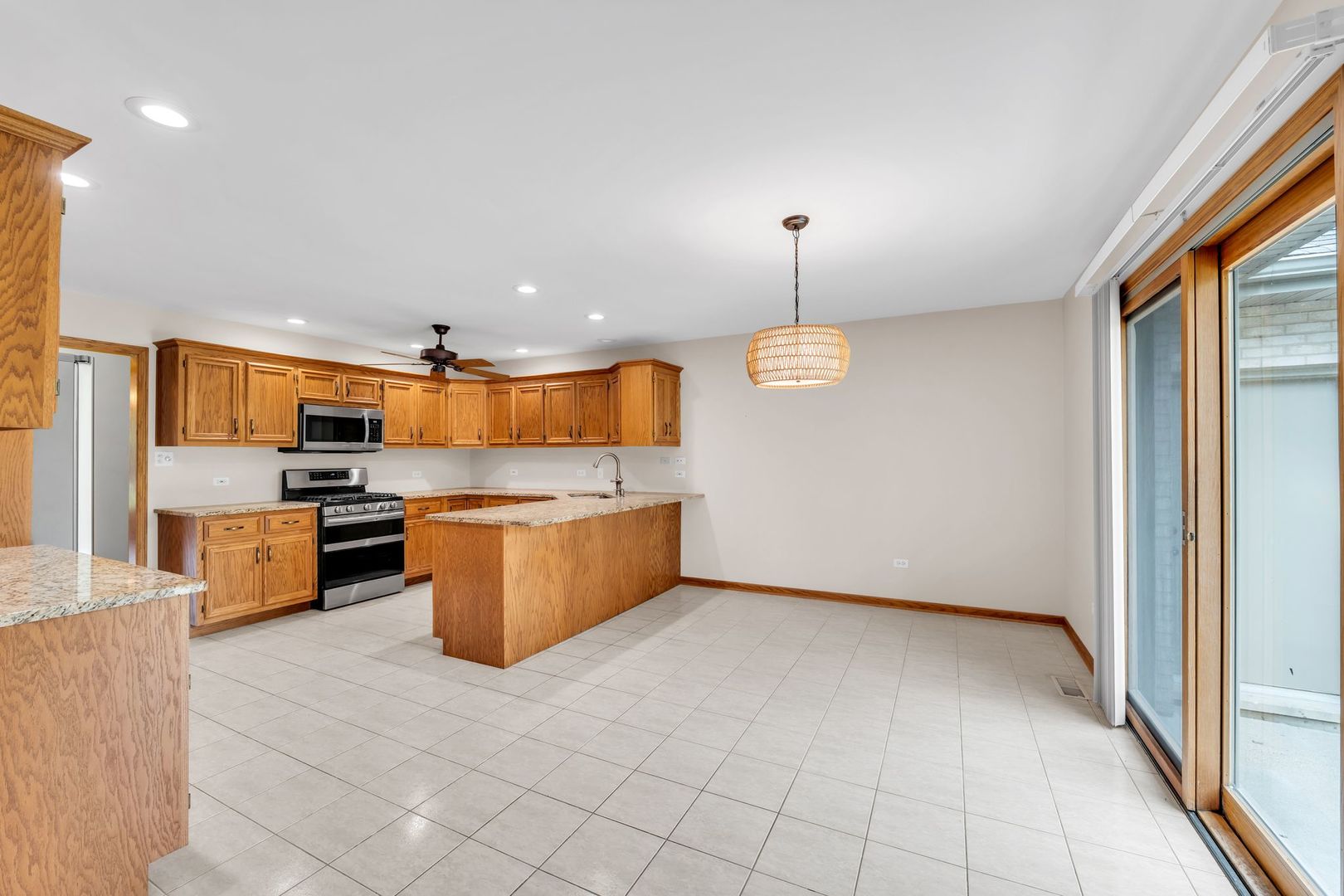 24031 S Schoolhouse Road, Manhattan, IL 60442