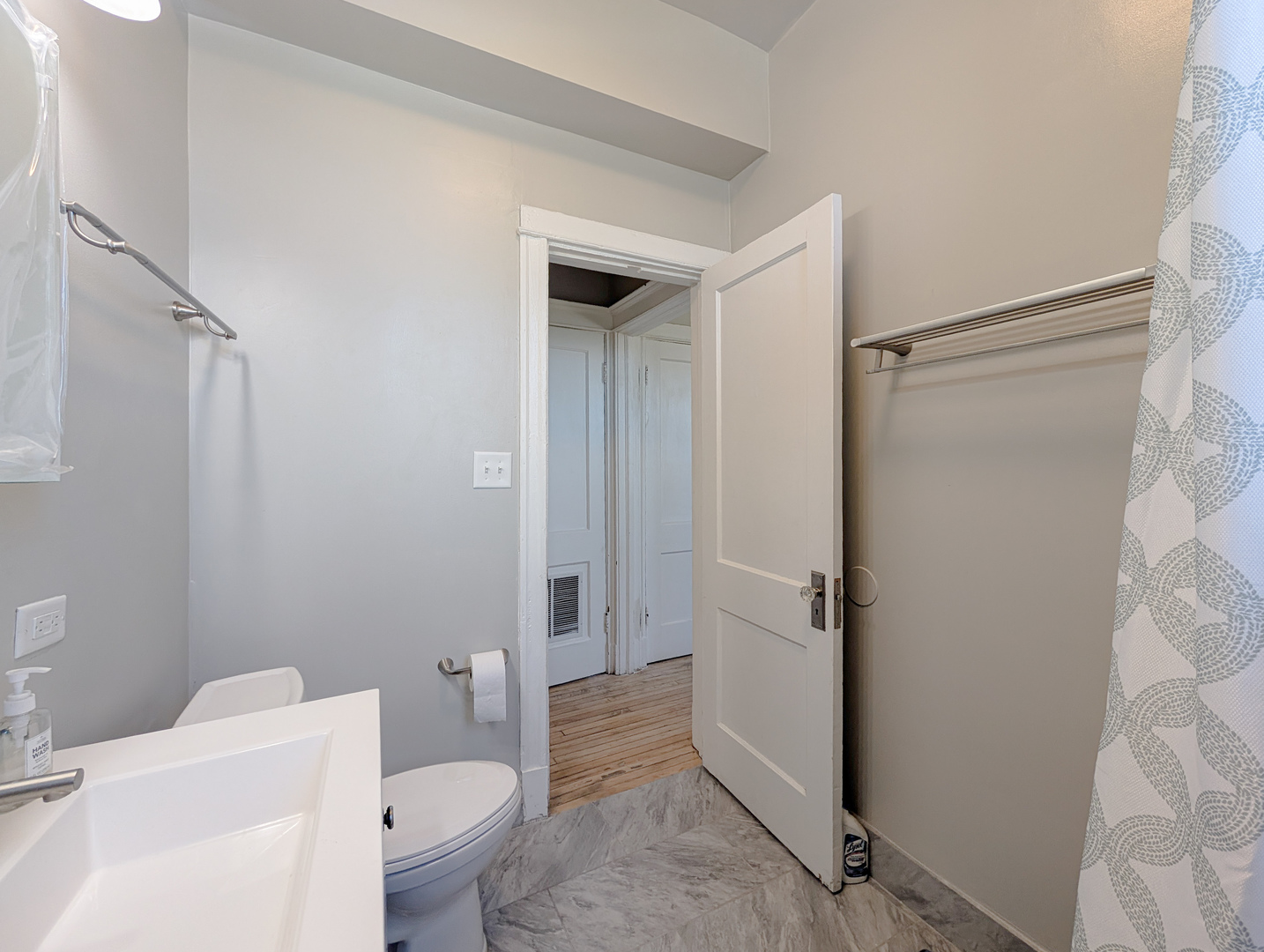 2838 W Roosevelt Road #3R, Chicago, IL 60612