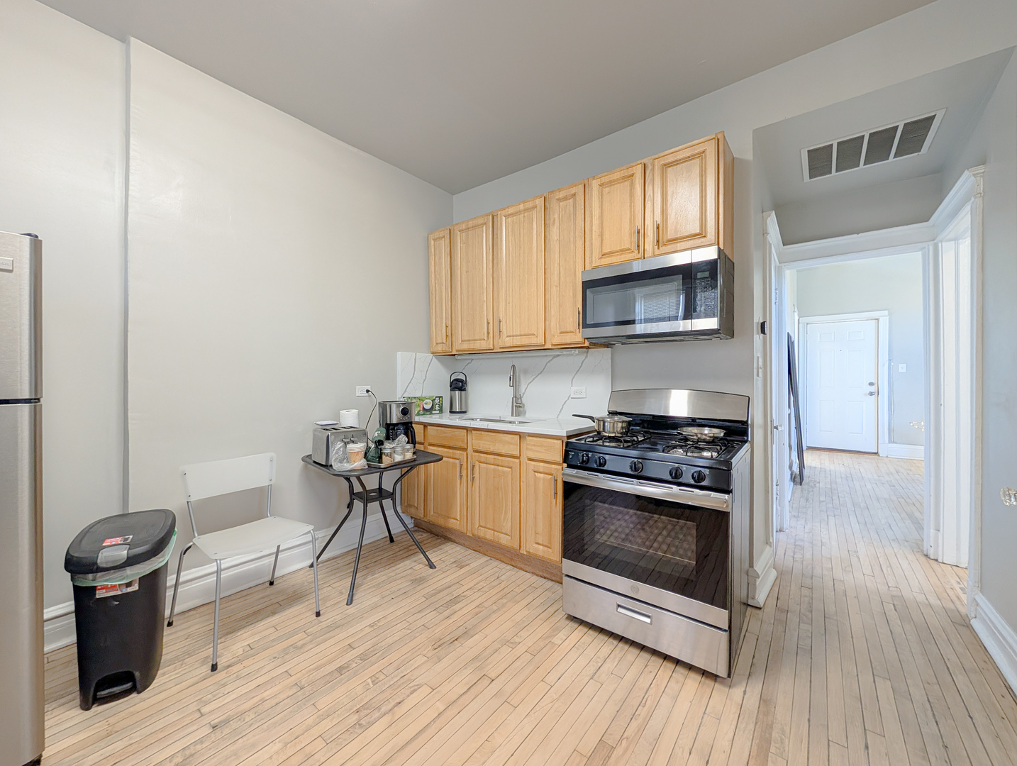 2838 W Roosevelt Road #3R, Chicago, IL 60612