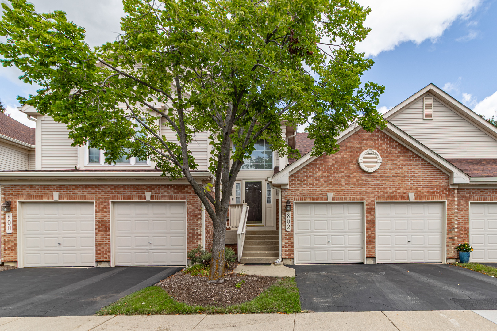 802 Stonewall Court, Schaumburg, IL 60173