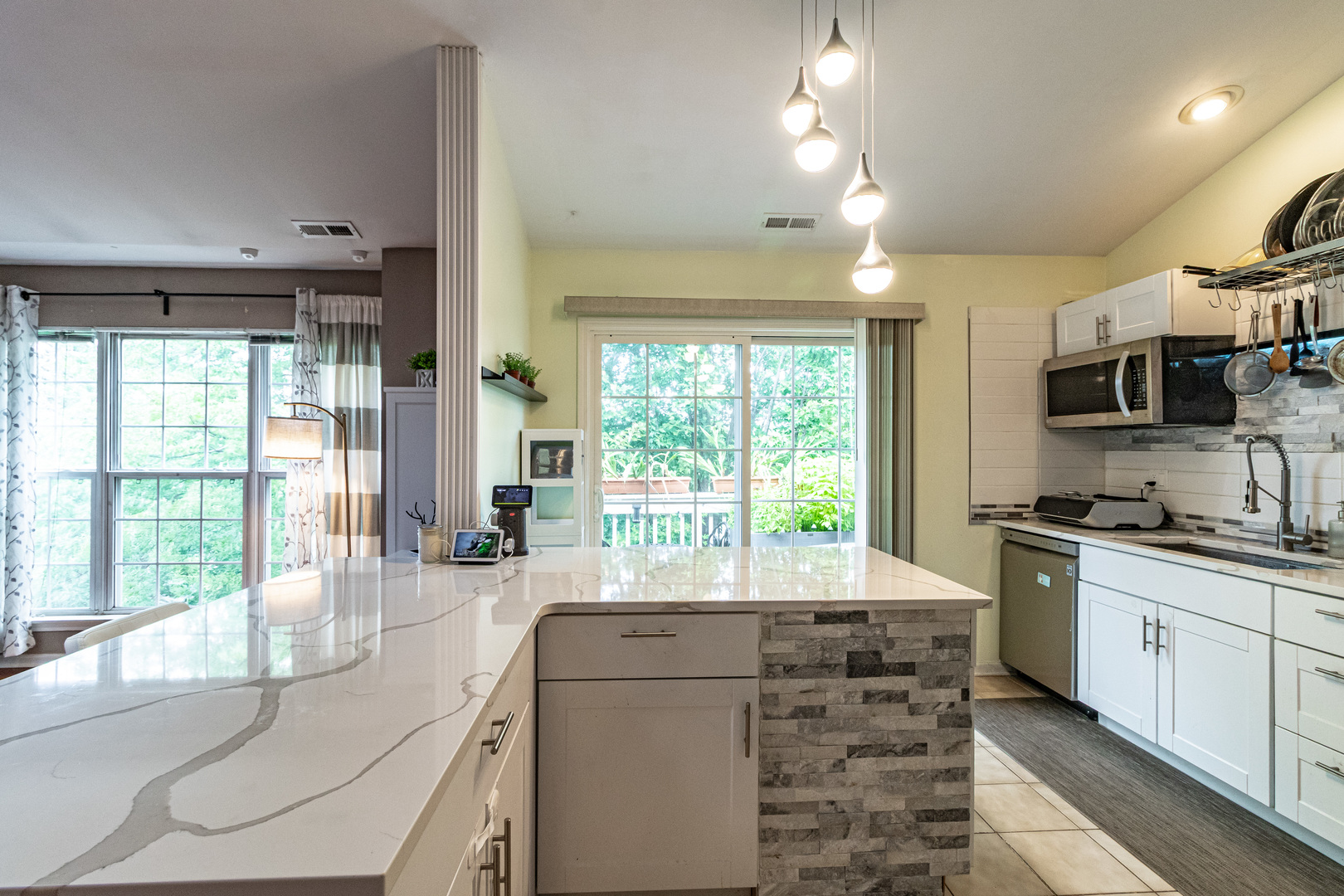 802 Stonewall Court, Schaumburg, IL 60173