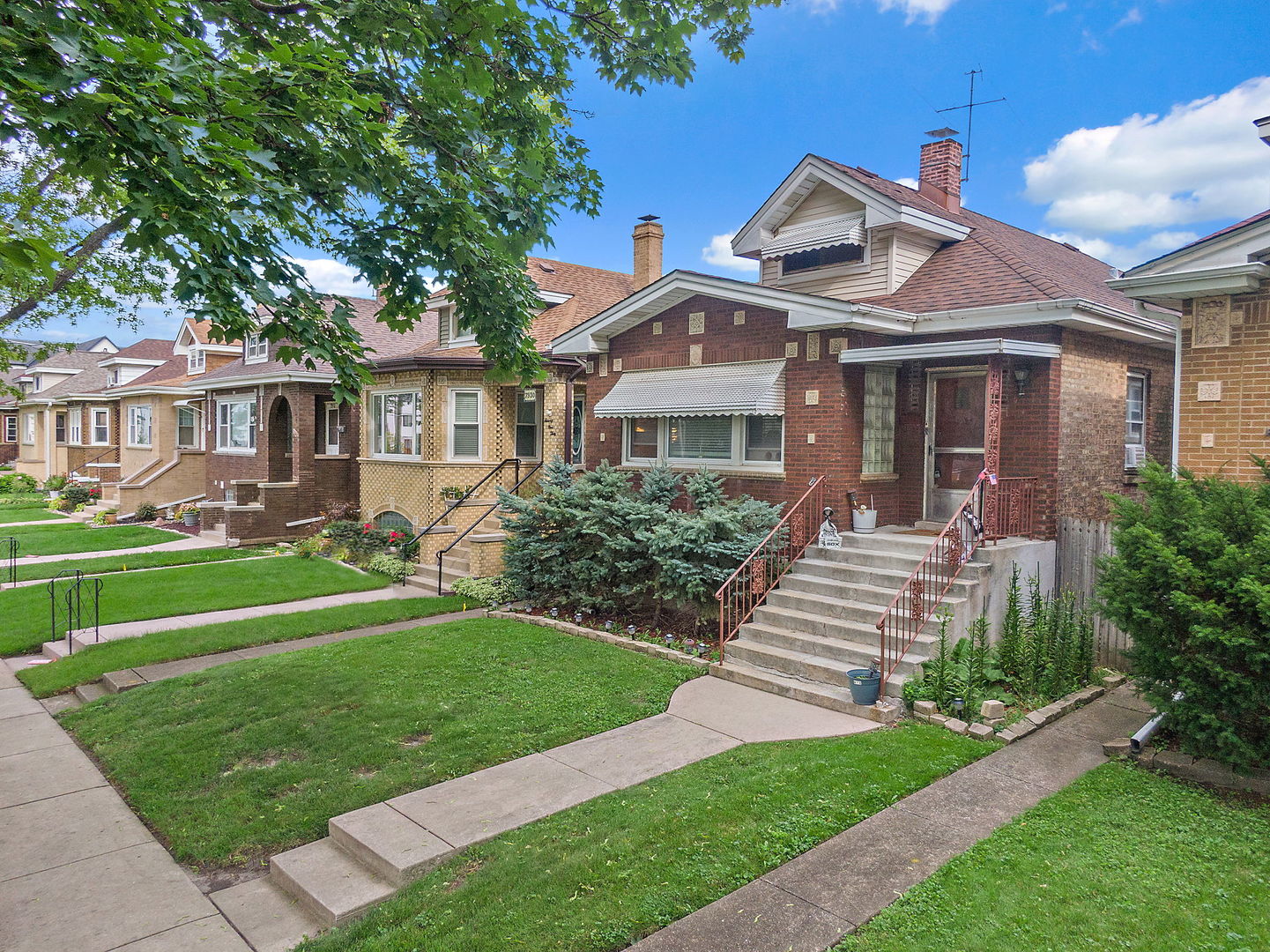 7928 W Barry Avenue, Elmwood Park, IL 60707