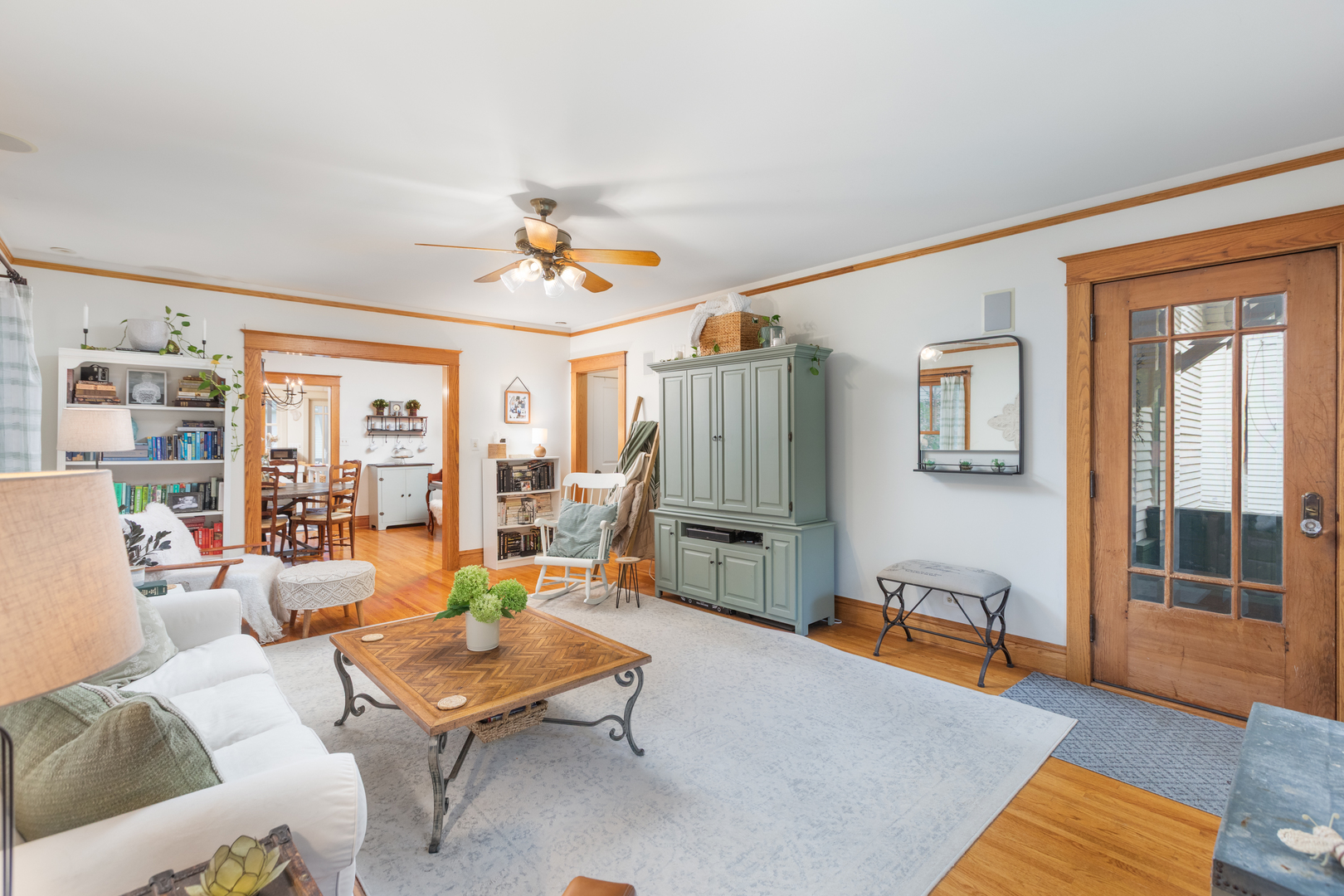 215 S Columbia Street, Naperville, IL 60540