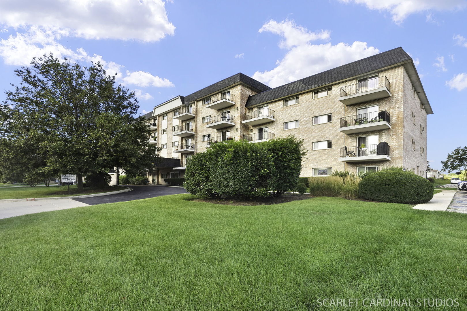 1000 S Lorraine Road #412, Wheaton, IL 60189