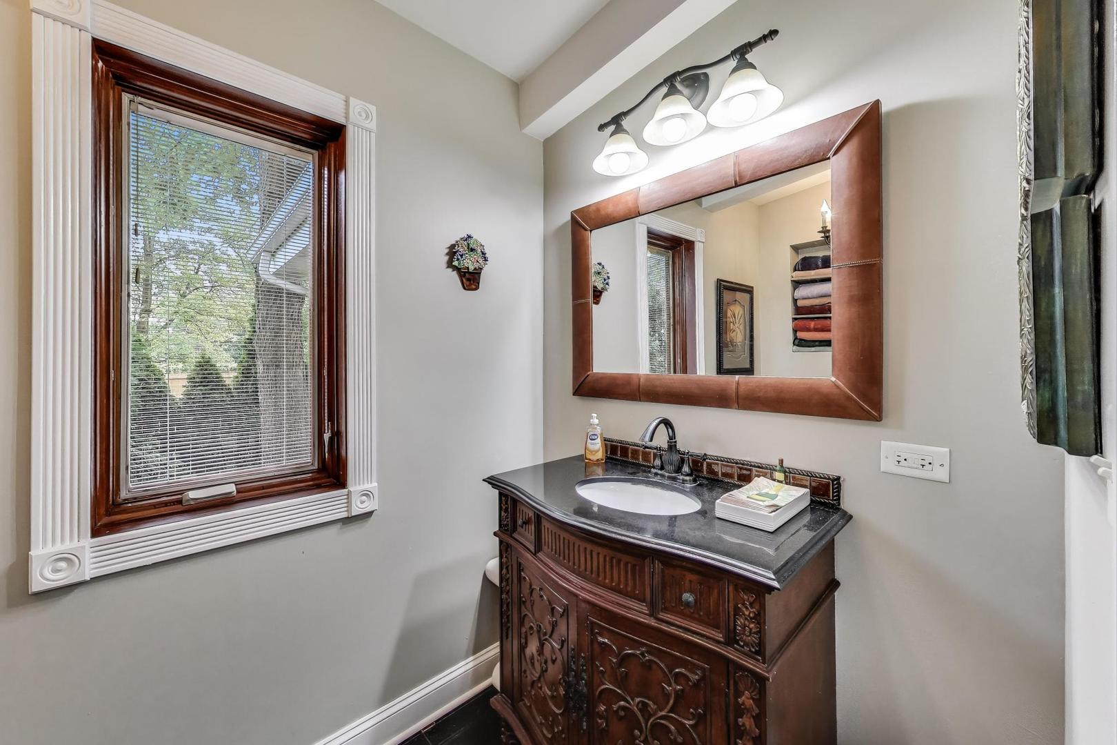 1821 E Boulder Drive, Mount Prospect, IL 60056