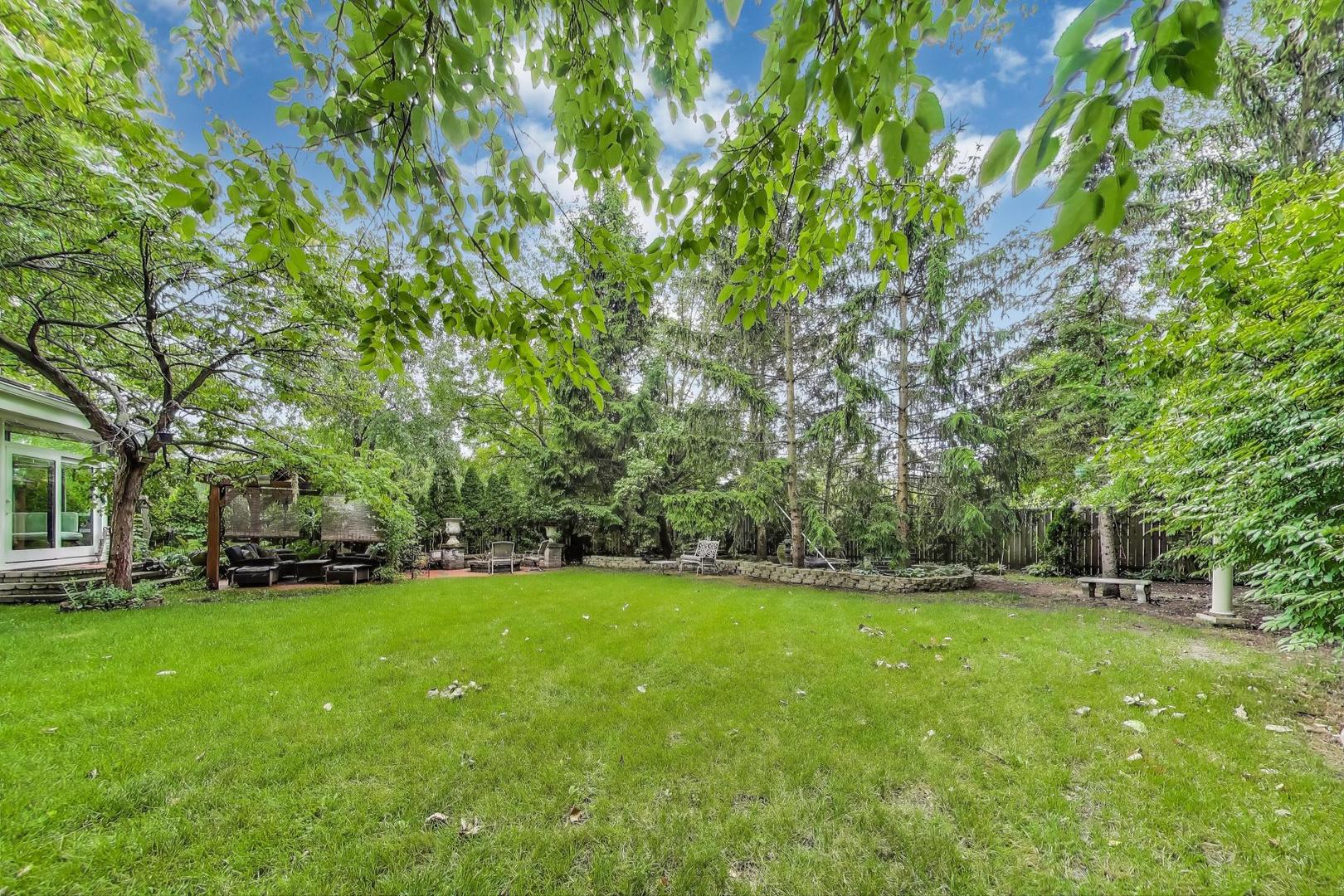 1821 E Boulder Drive, Mount Prospect, IL 60056