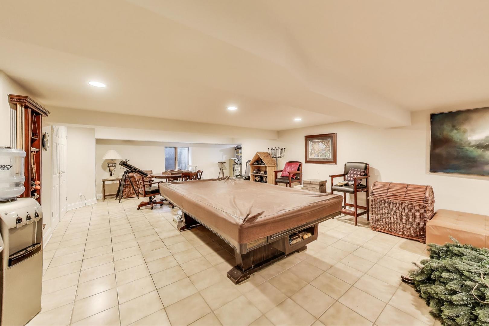 1821 E Boulder Drive, Mount Prospect, IL 60056