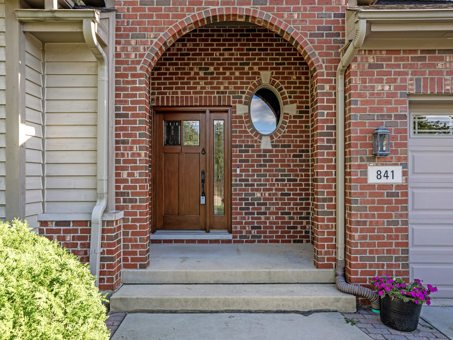 841 Rogers Street, Downers Grove, IL 60515
