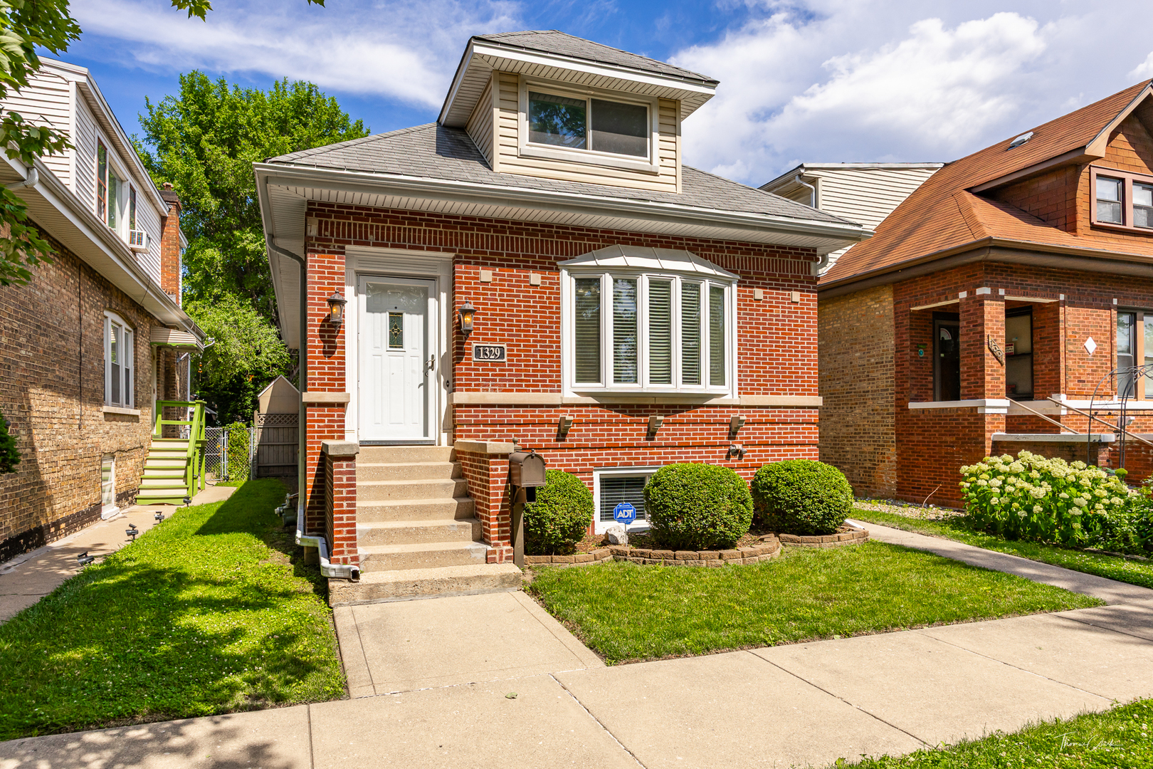 1329 Wisconsin Avenue, Berwyn, IL 60402