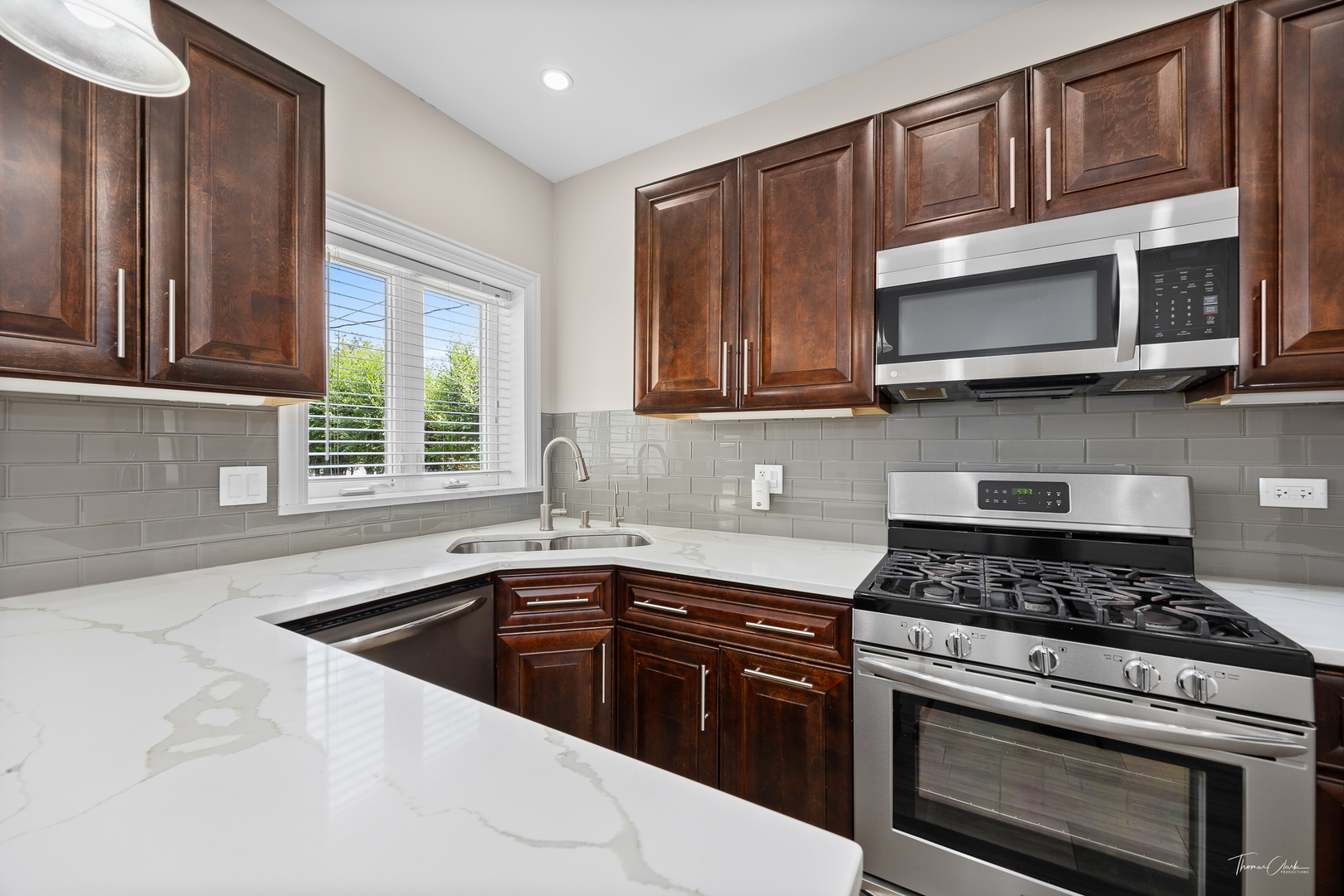 1329 Wisconsin Avenue, Berwyn, IL 60402