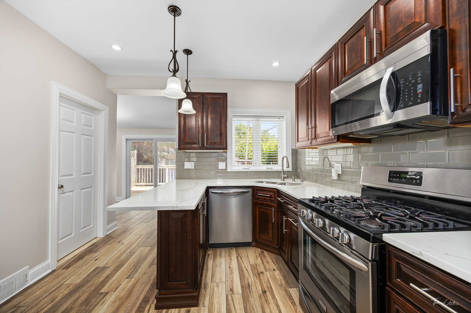 1329 Wisconsin Avenue, Berwyn, IL 60402